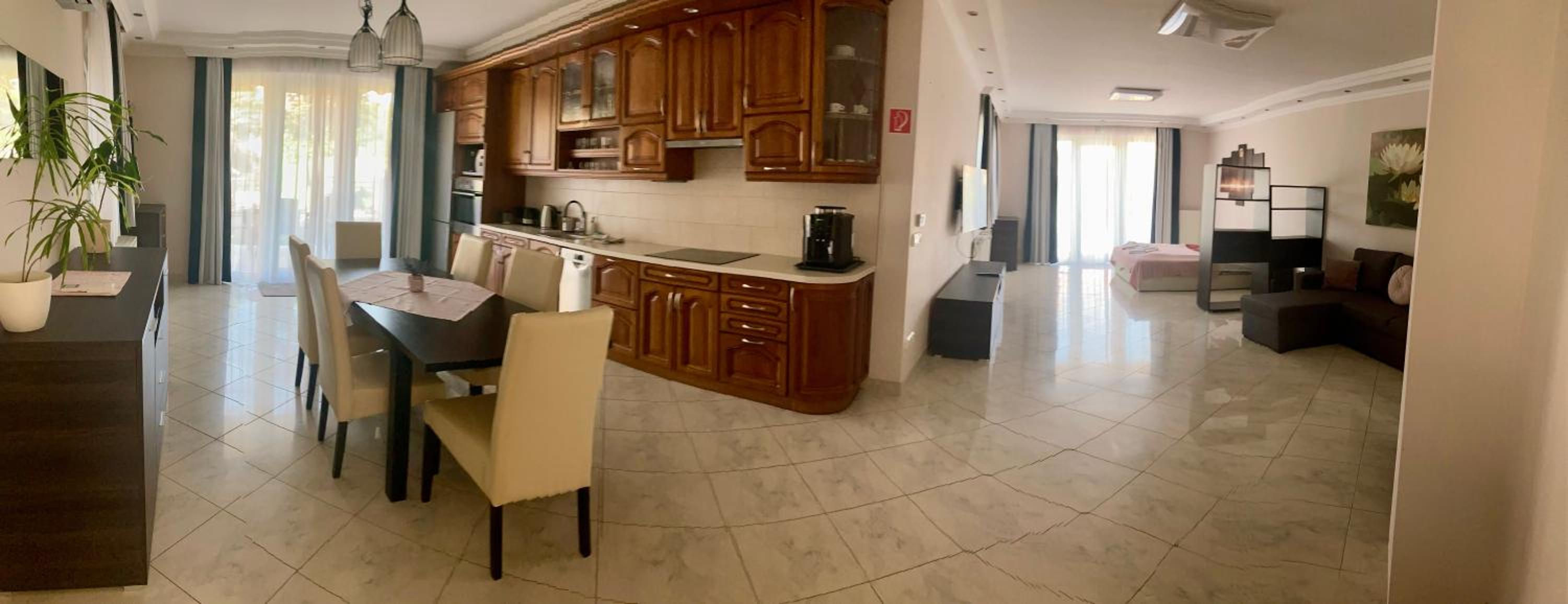 Deluxe Apartment
