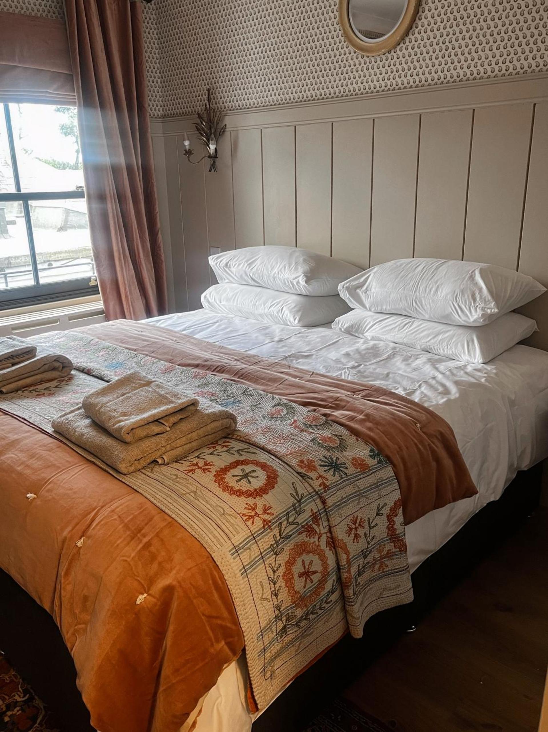 Double or Twin Room - Photo 2