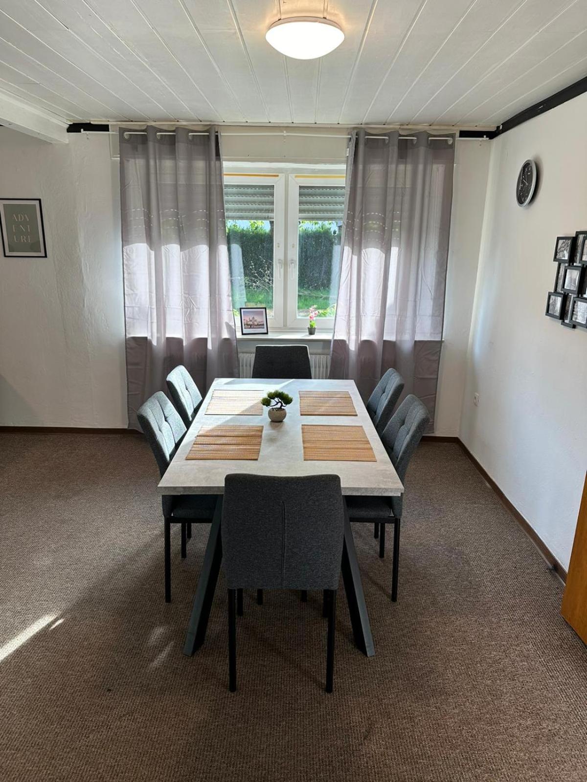 Four-Bedroom Apartment with Balcony  photo 2