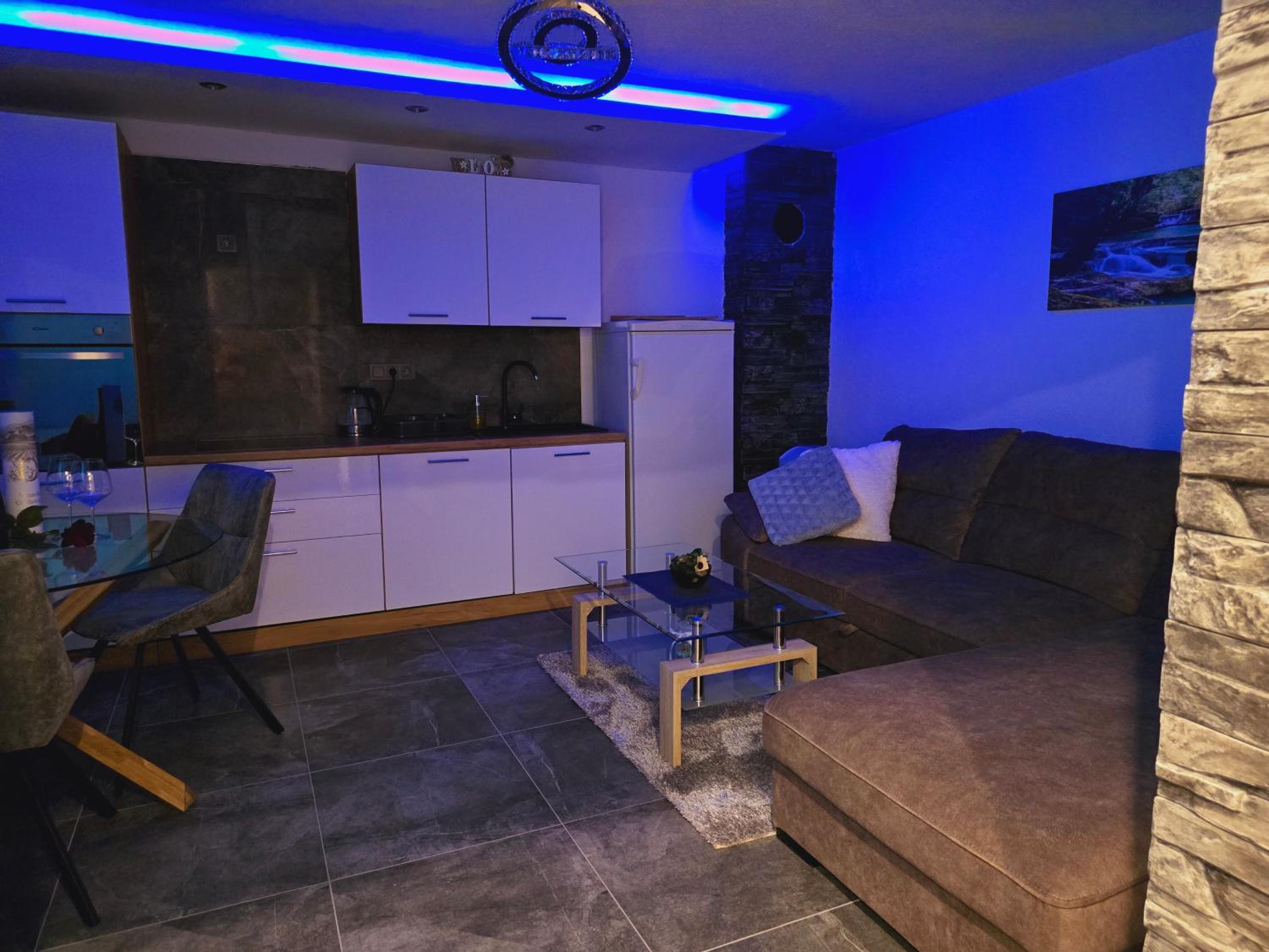 One-Bedroom Apartment photo 1