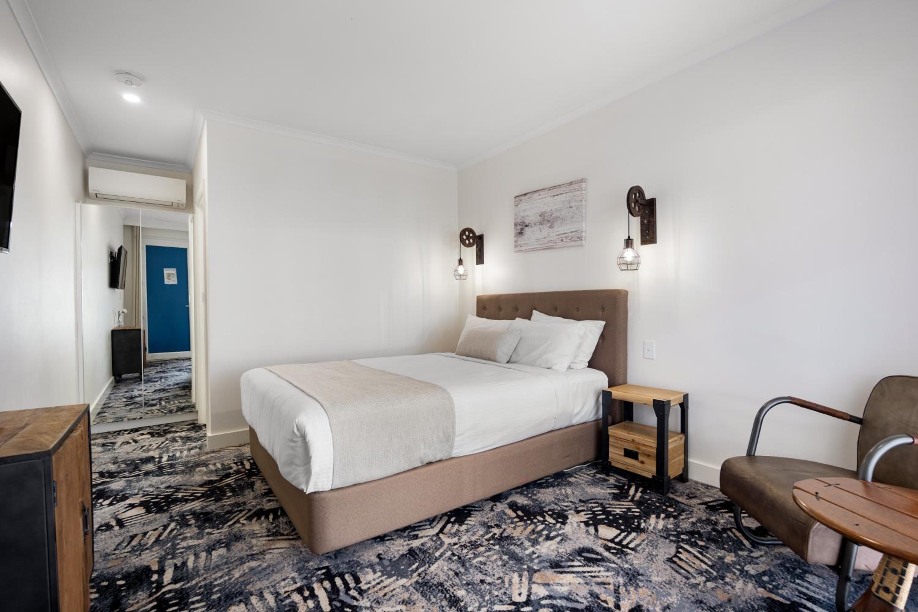 Queen Room
