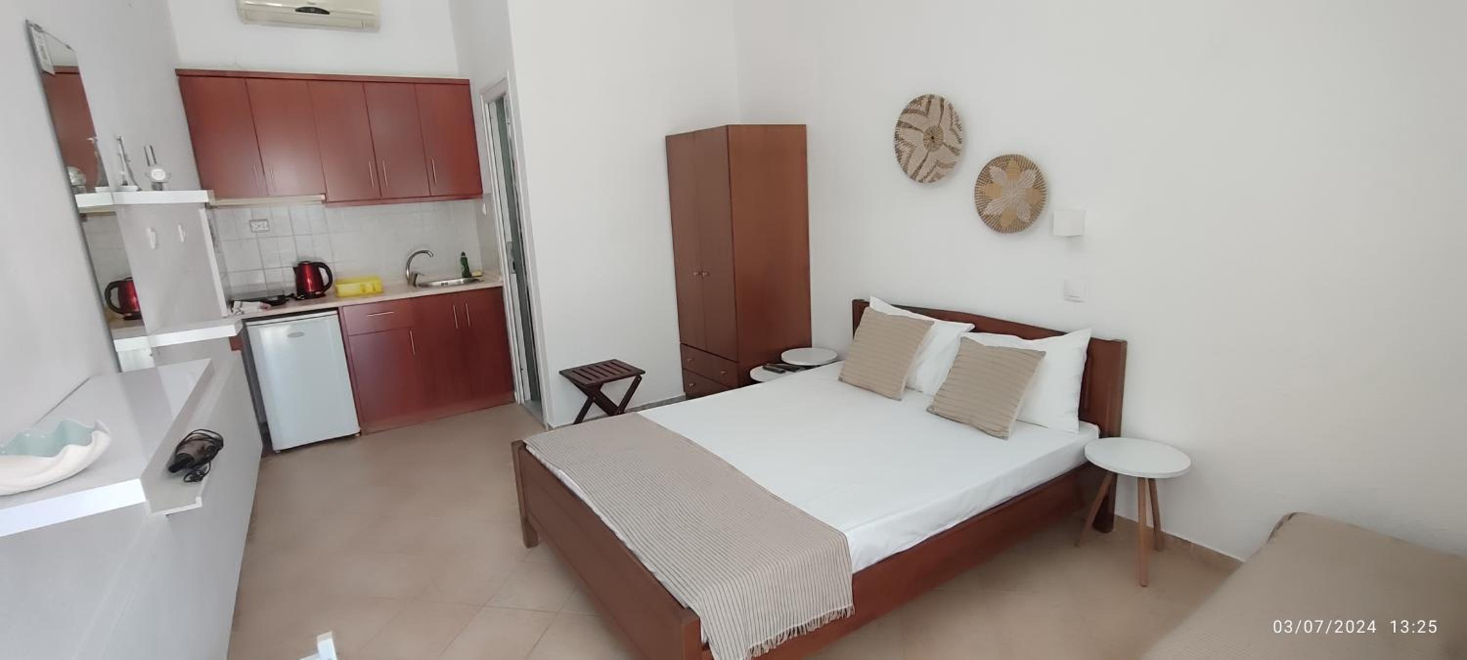 Basic Triple Room photo 3