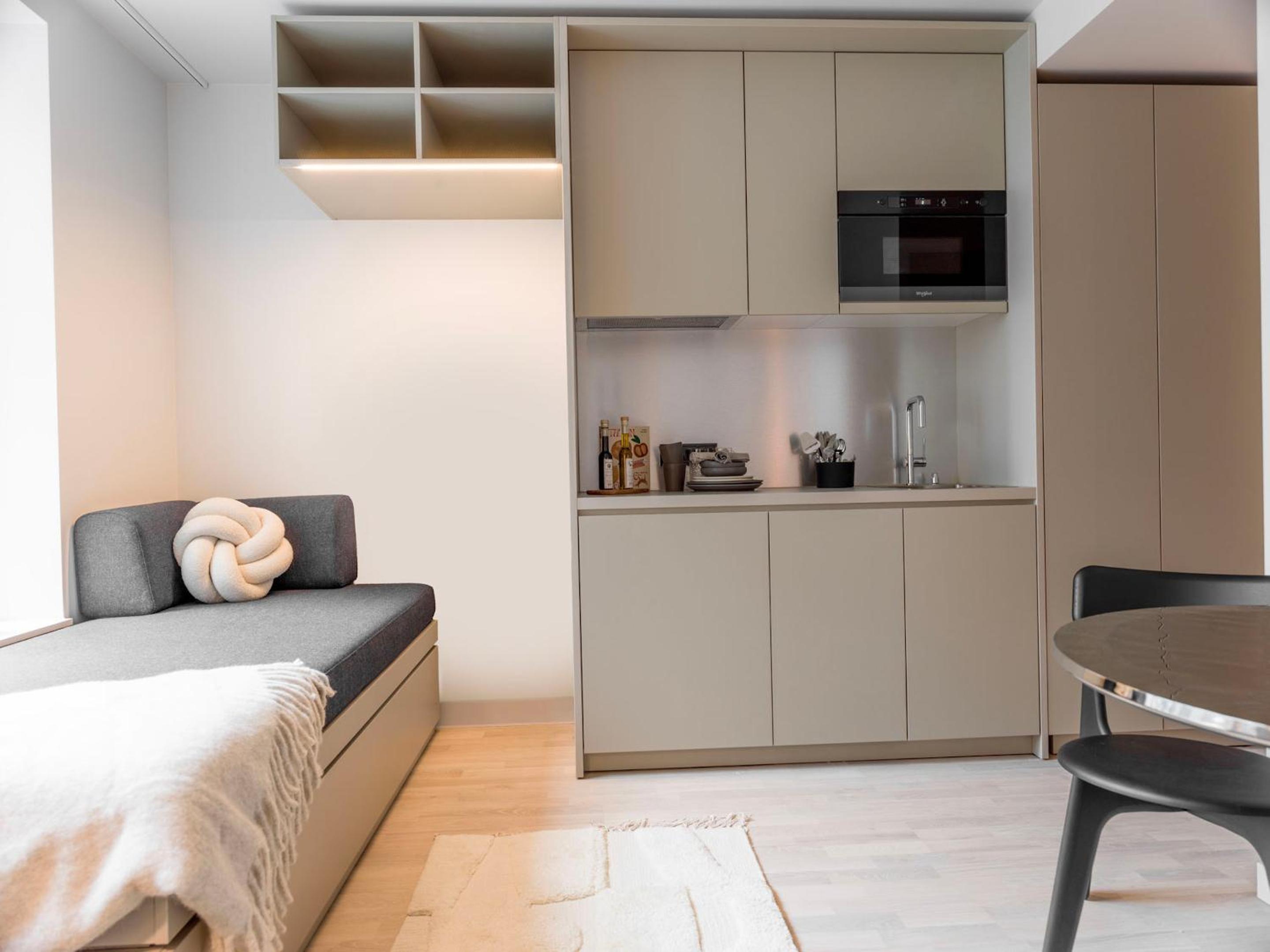 Superior Apartment thumbnail 5