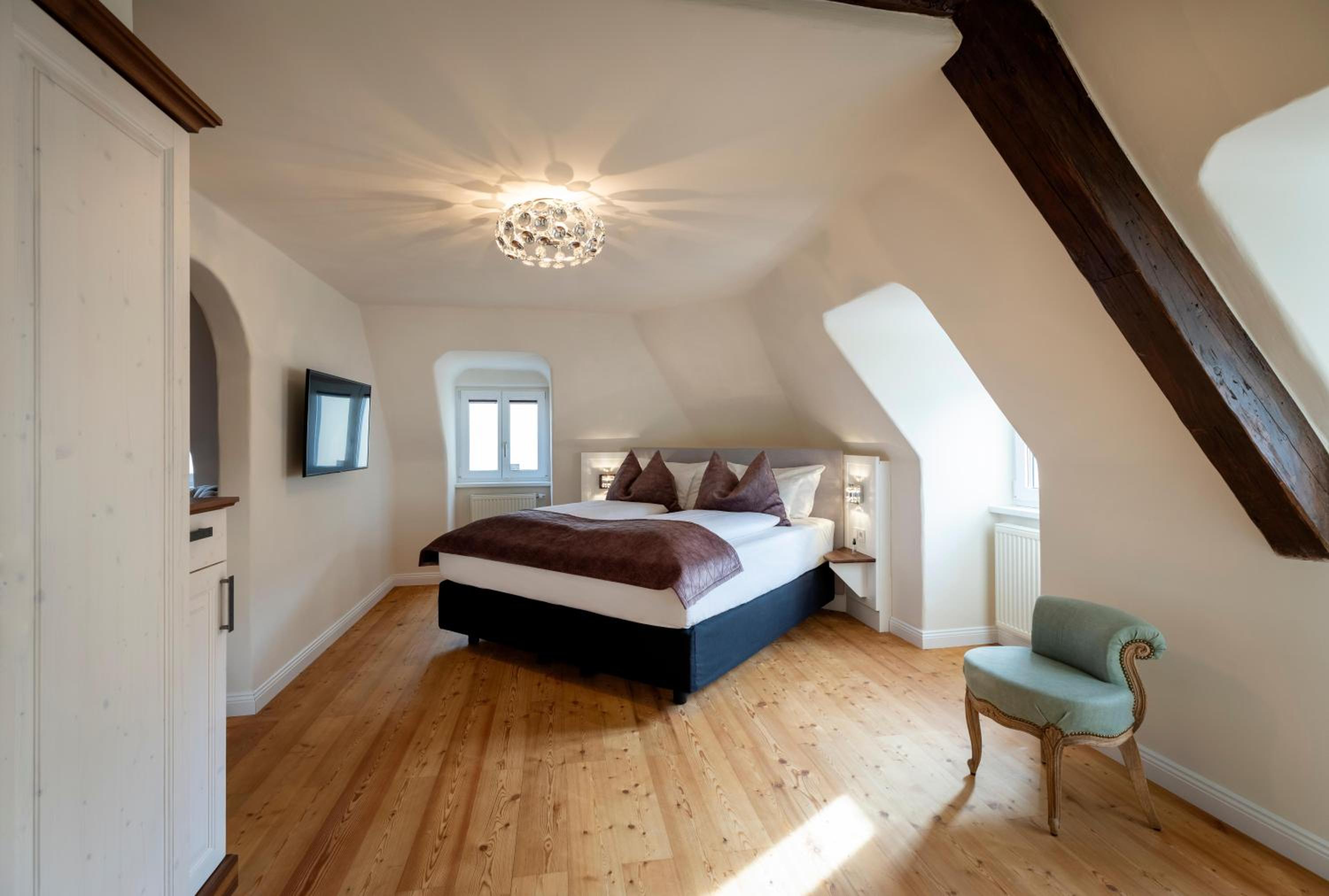Suite - Photo 3