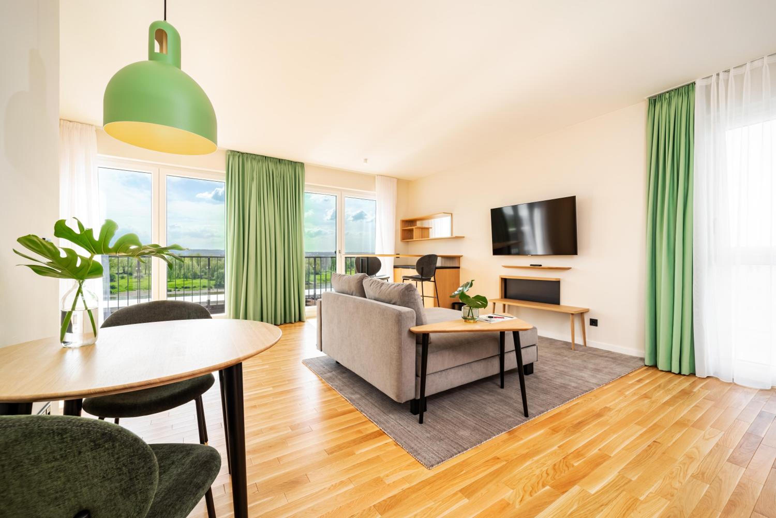 Suite - Photo 2
