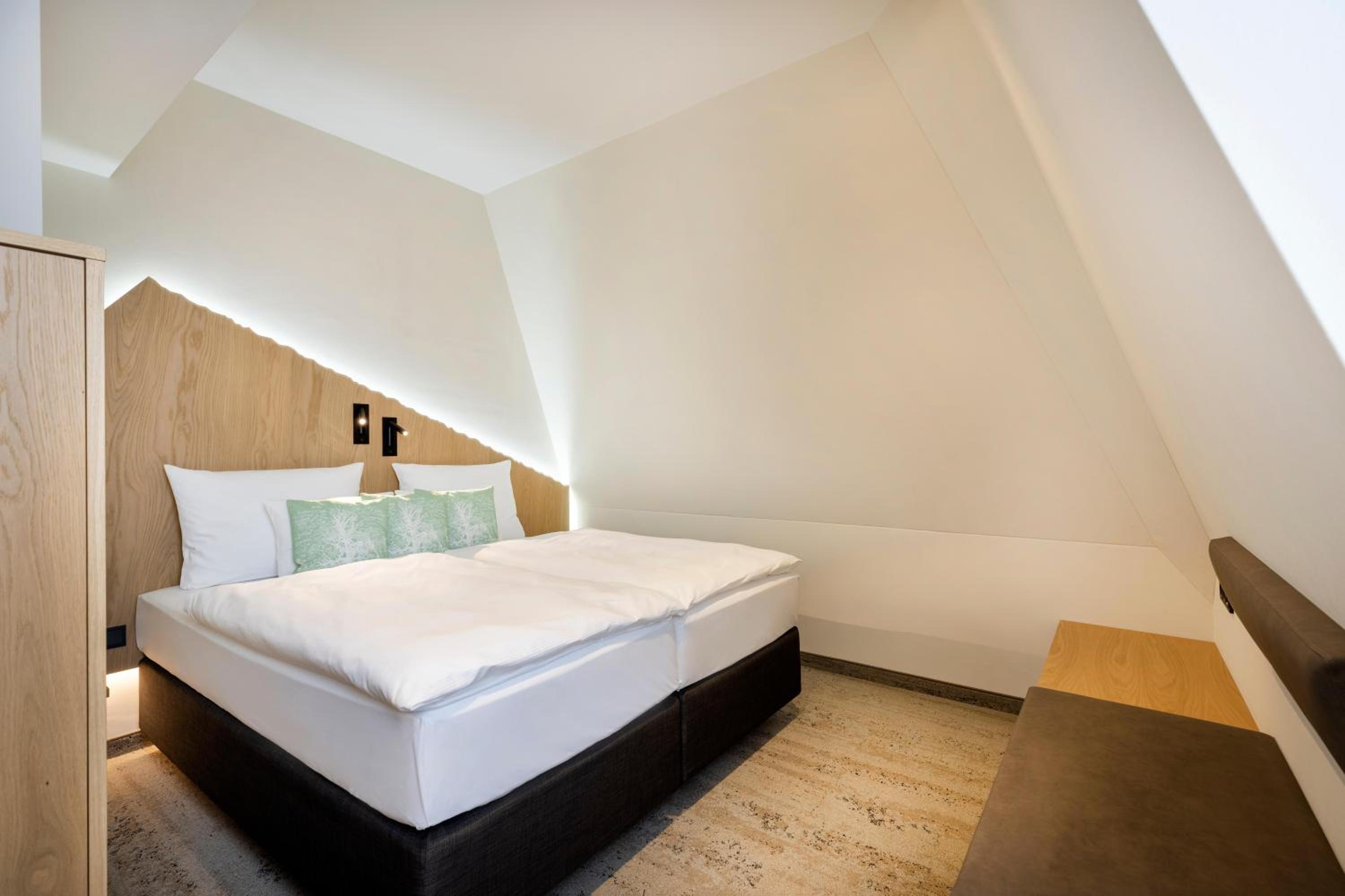 Suite - Photo 3