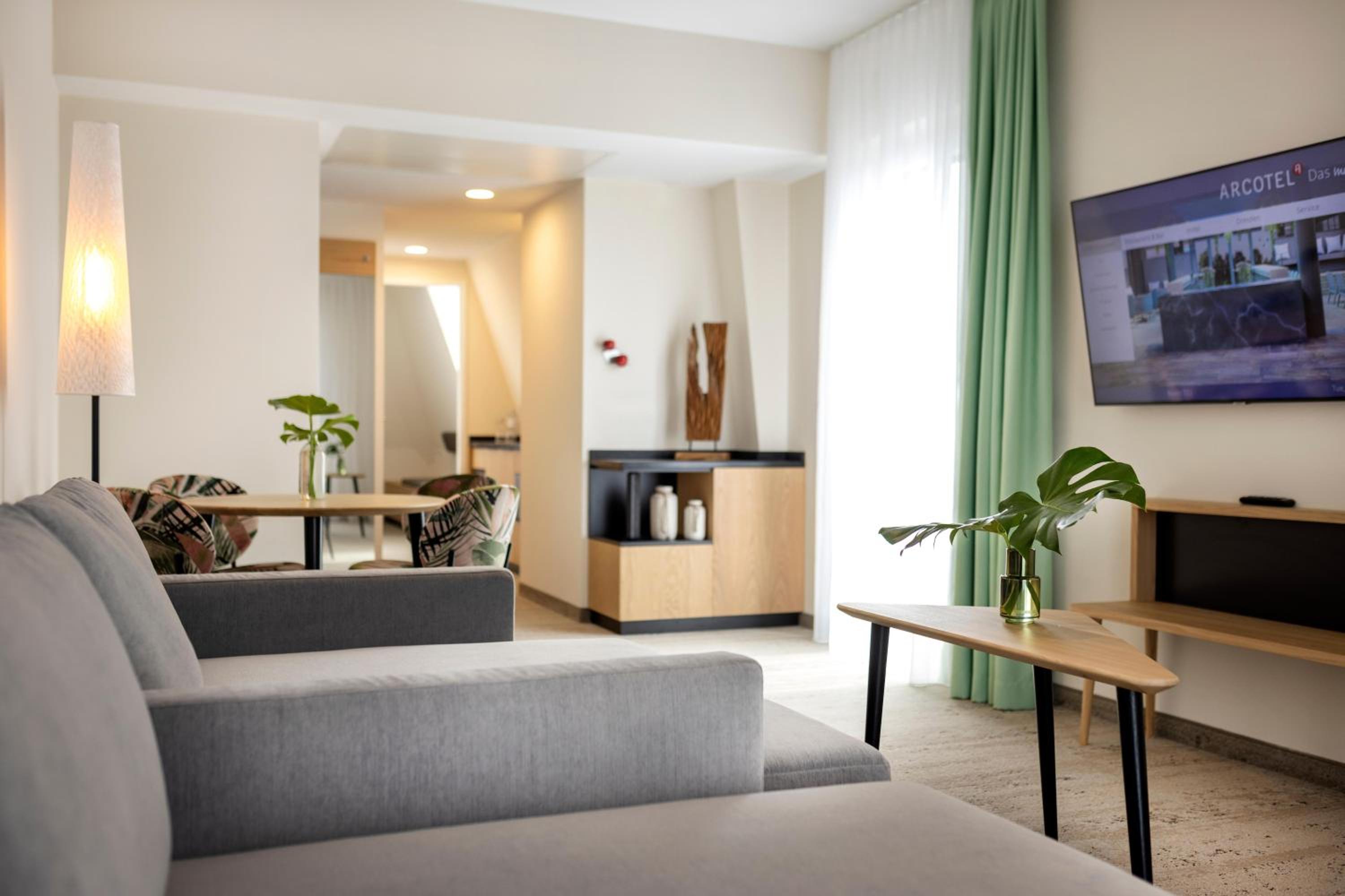 Suite - Photo 5