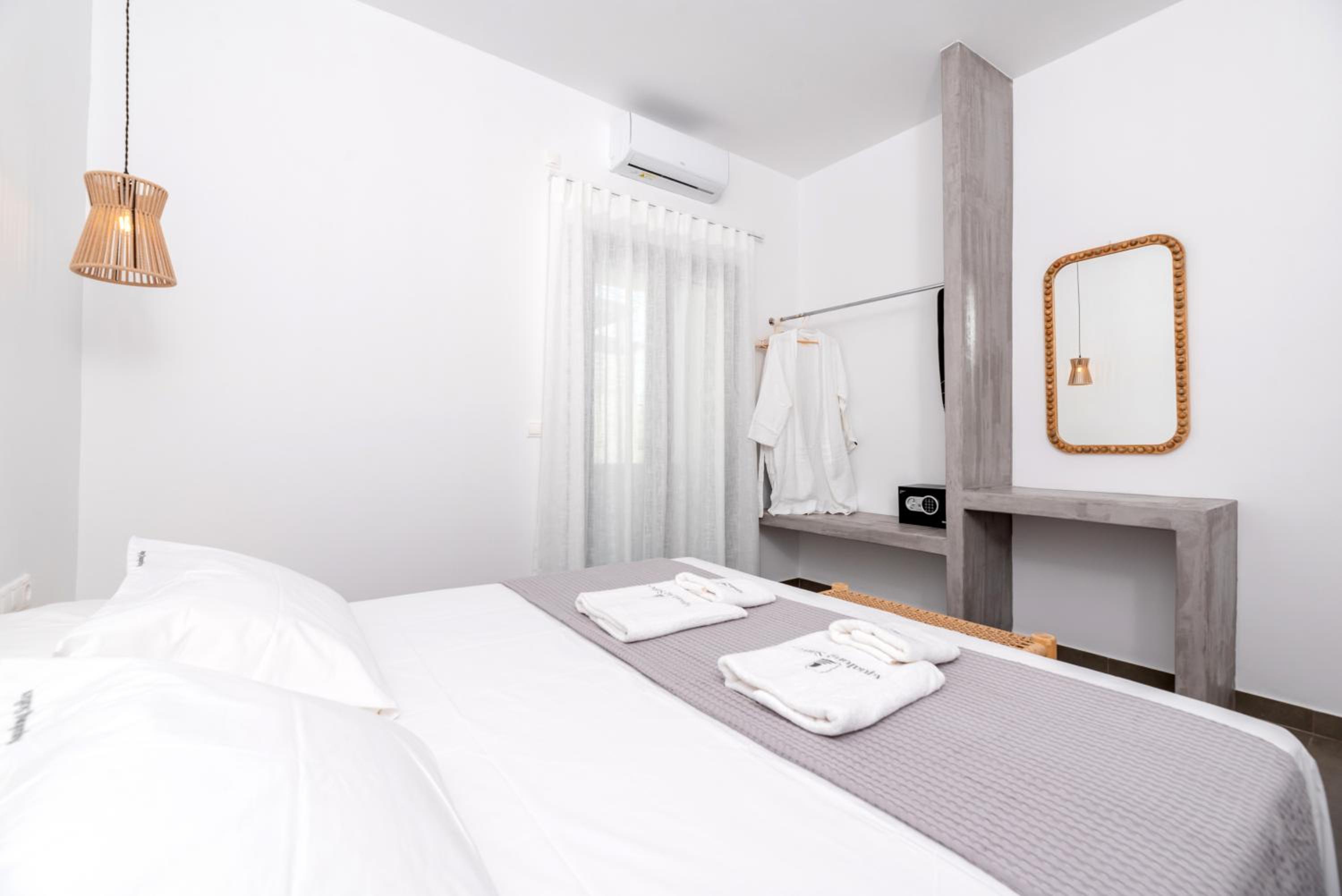 Superior Suite - Photo 41
