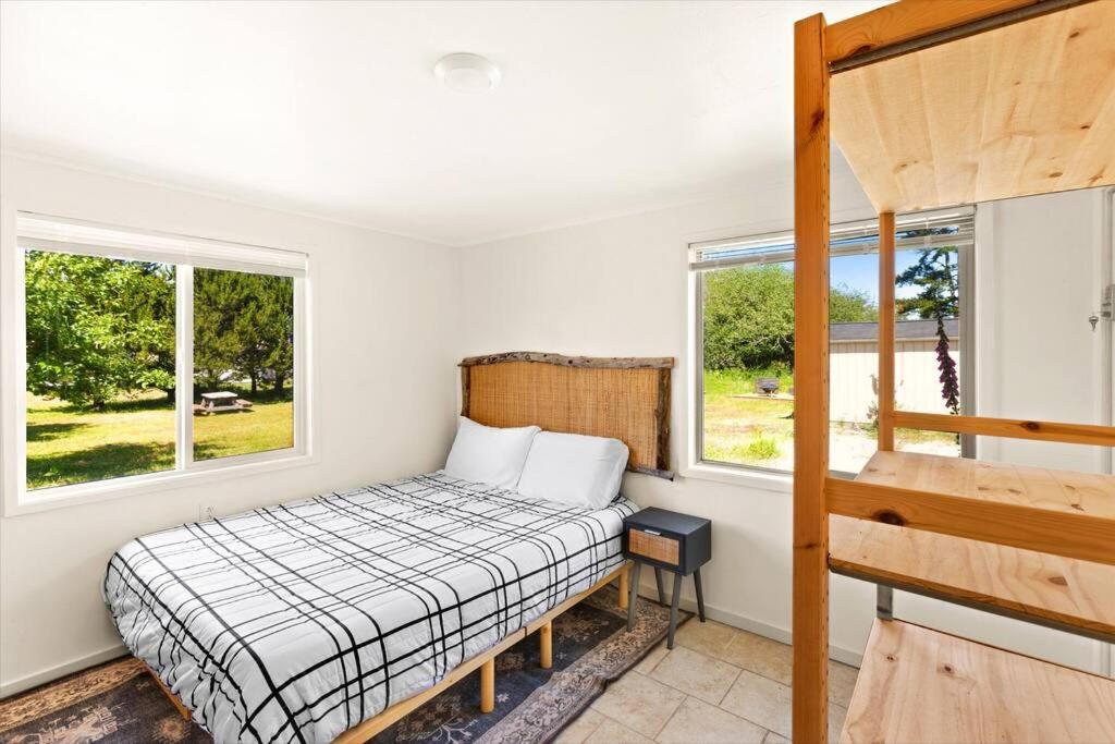 One-Bedroom House photo 1