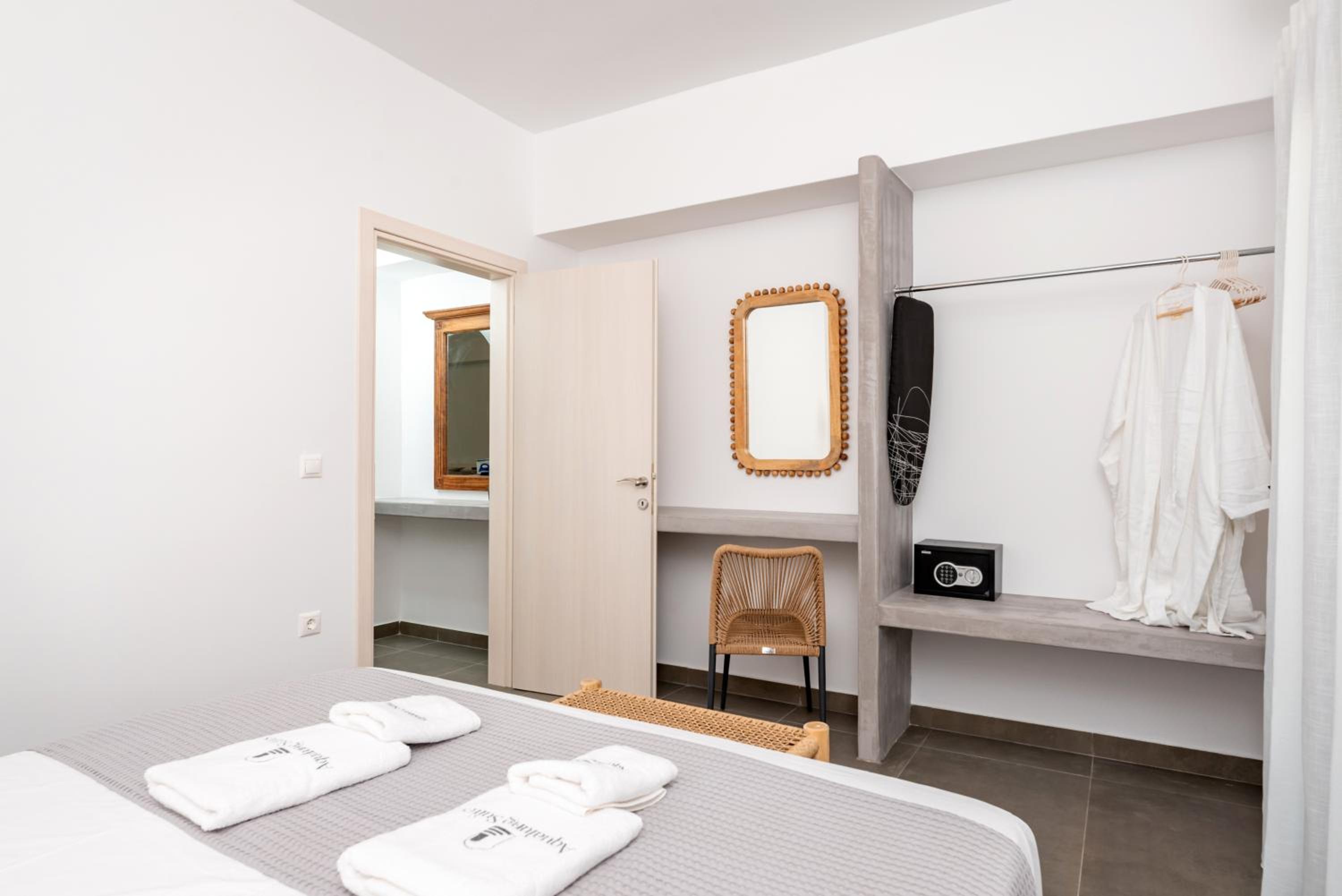 Superior Suite - Photo 39