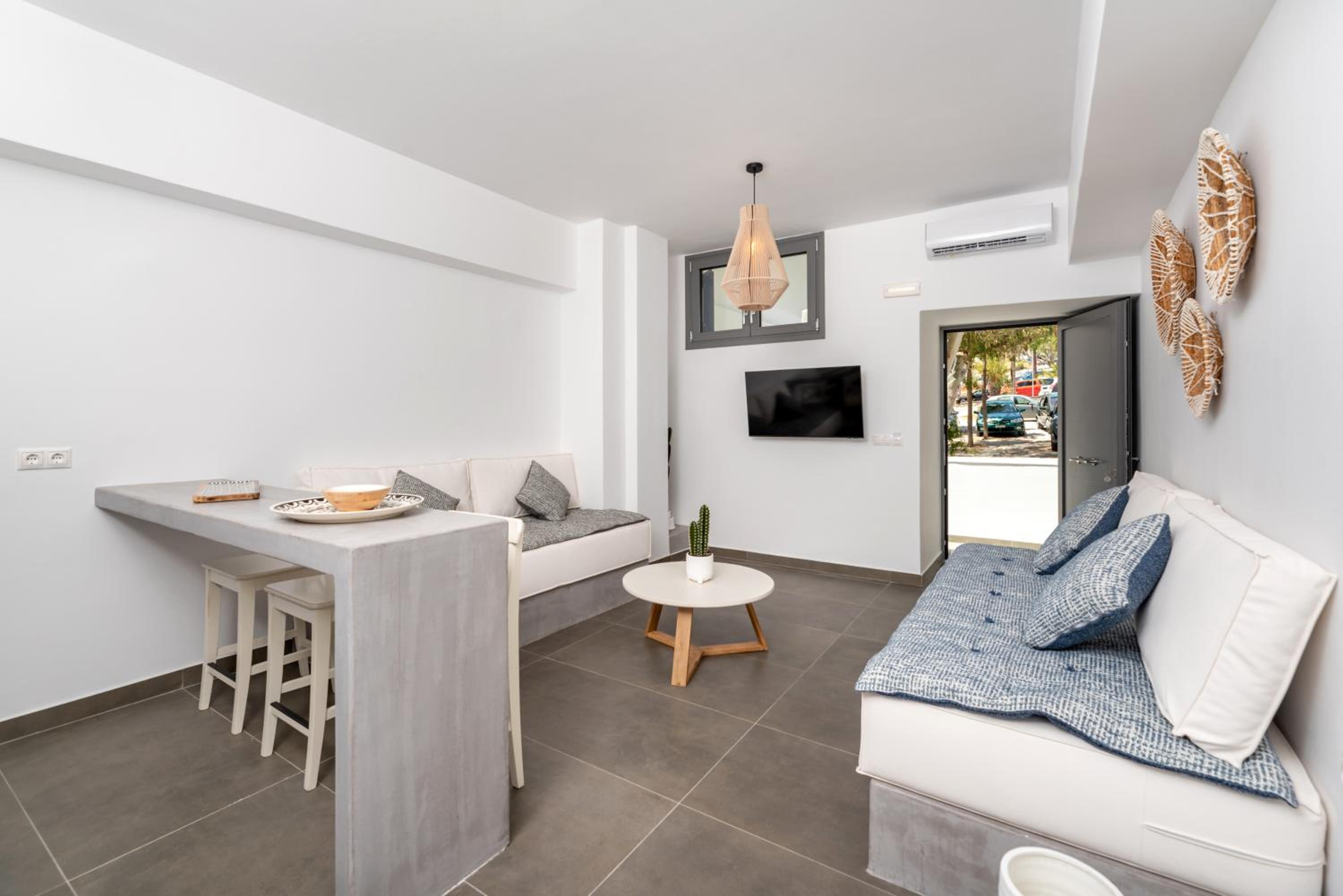 Superior Suite - Photo 24