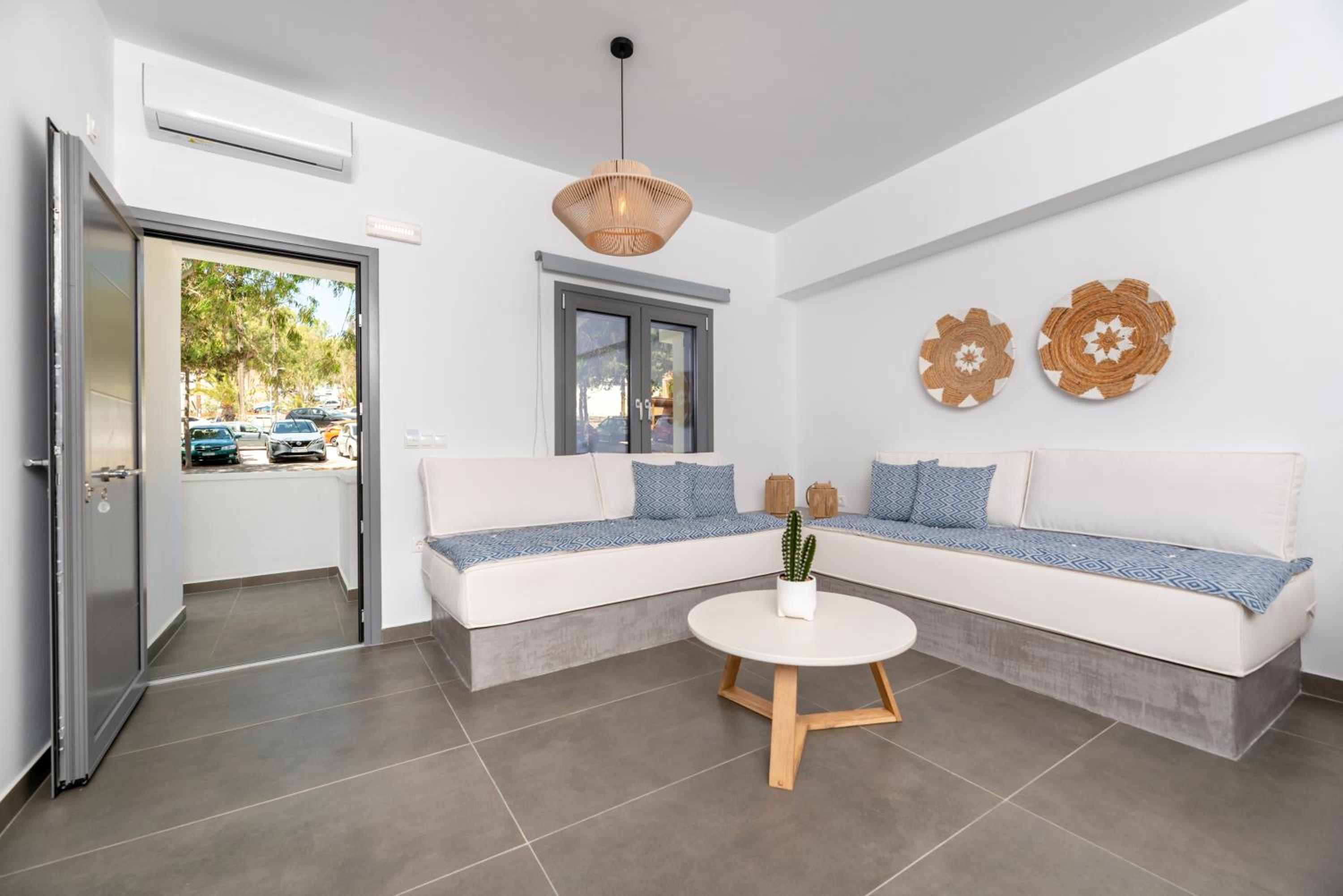 Superior Suite - Photo 23