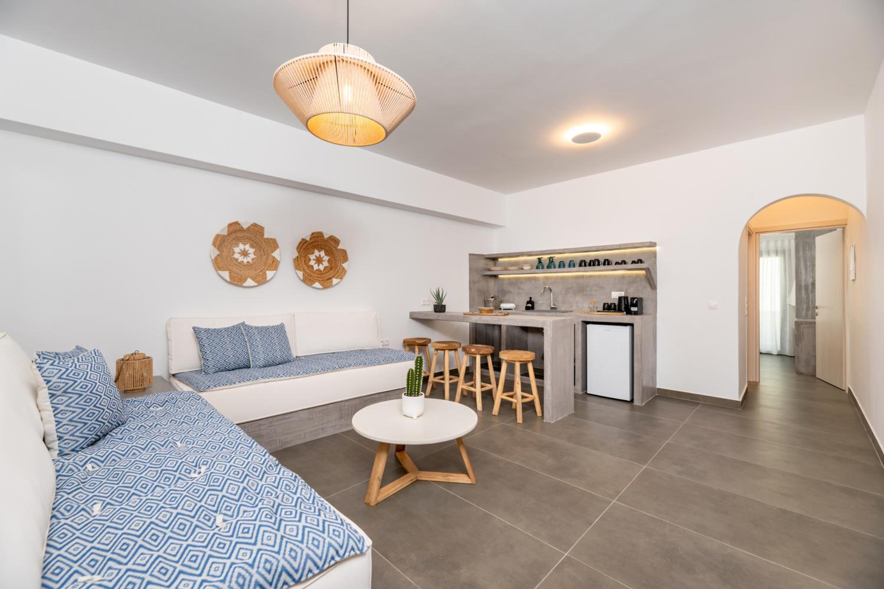 Superior Suite - Photo 18