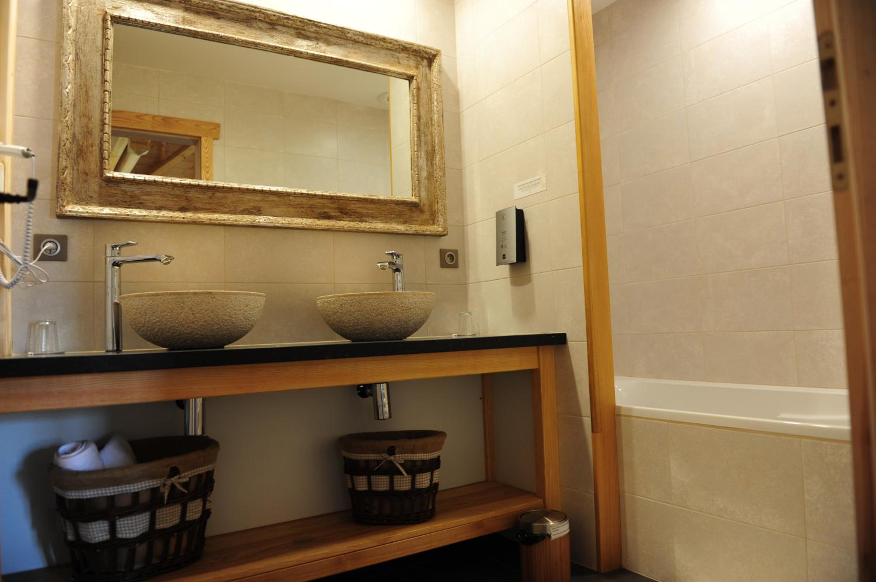 Superior Double Room With Bath photo 2
