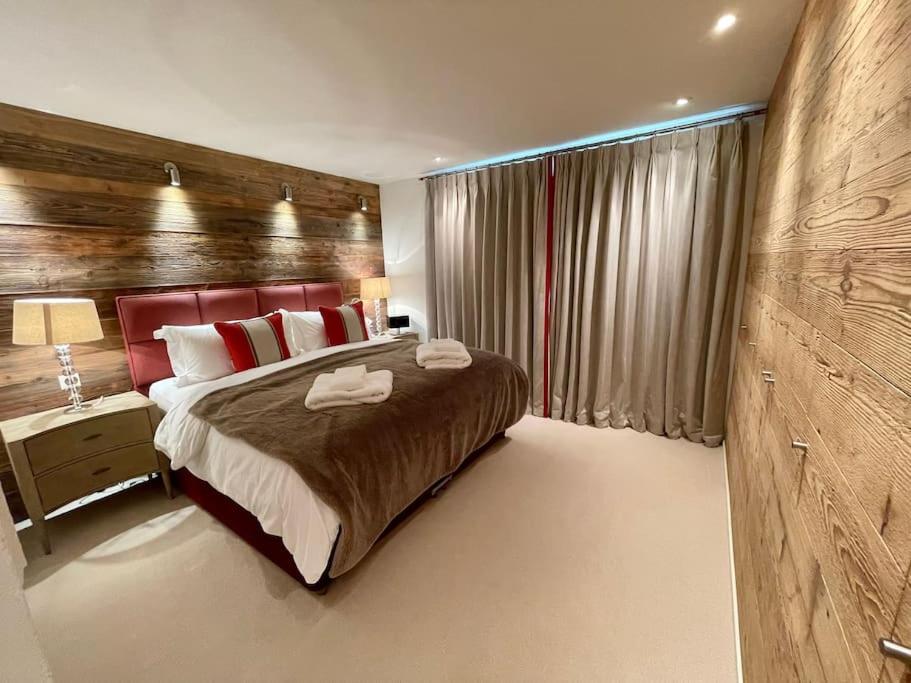Three-Bedroom Apartment photo 1