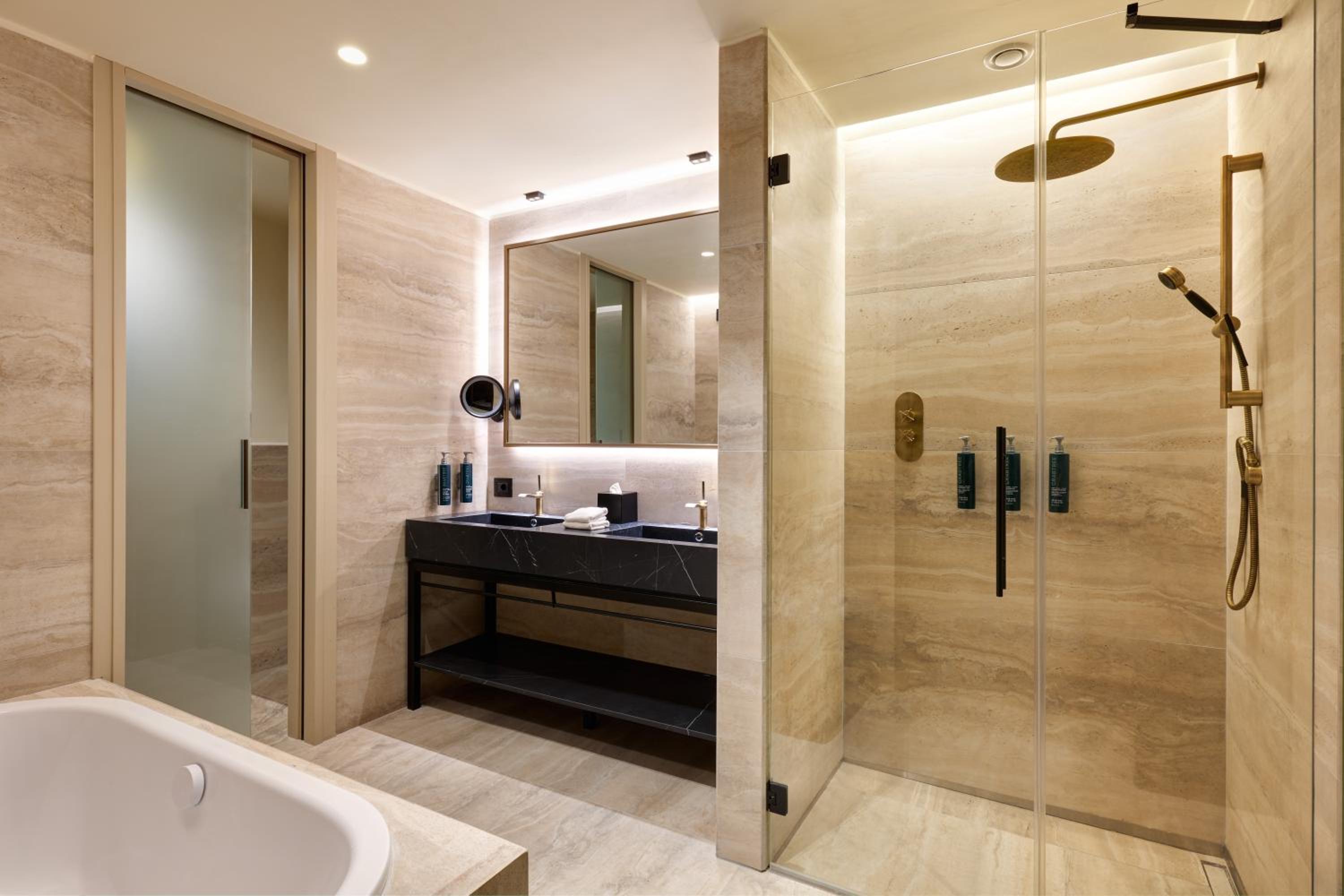 Junior King Suite - Lounge Access