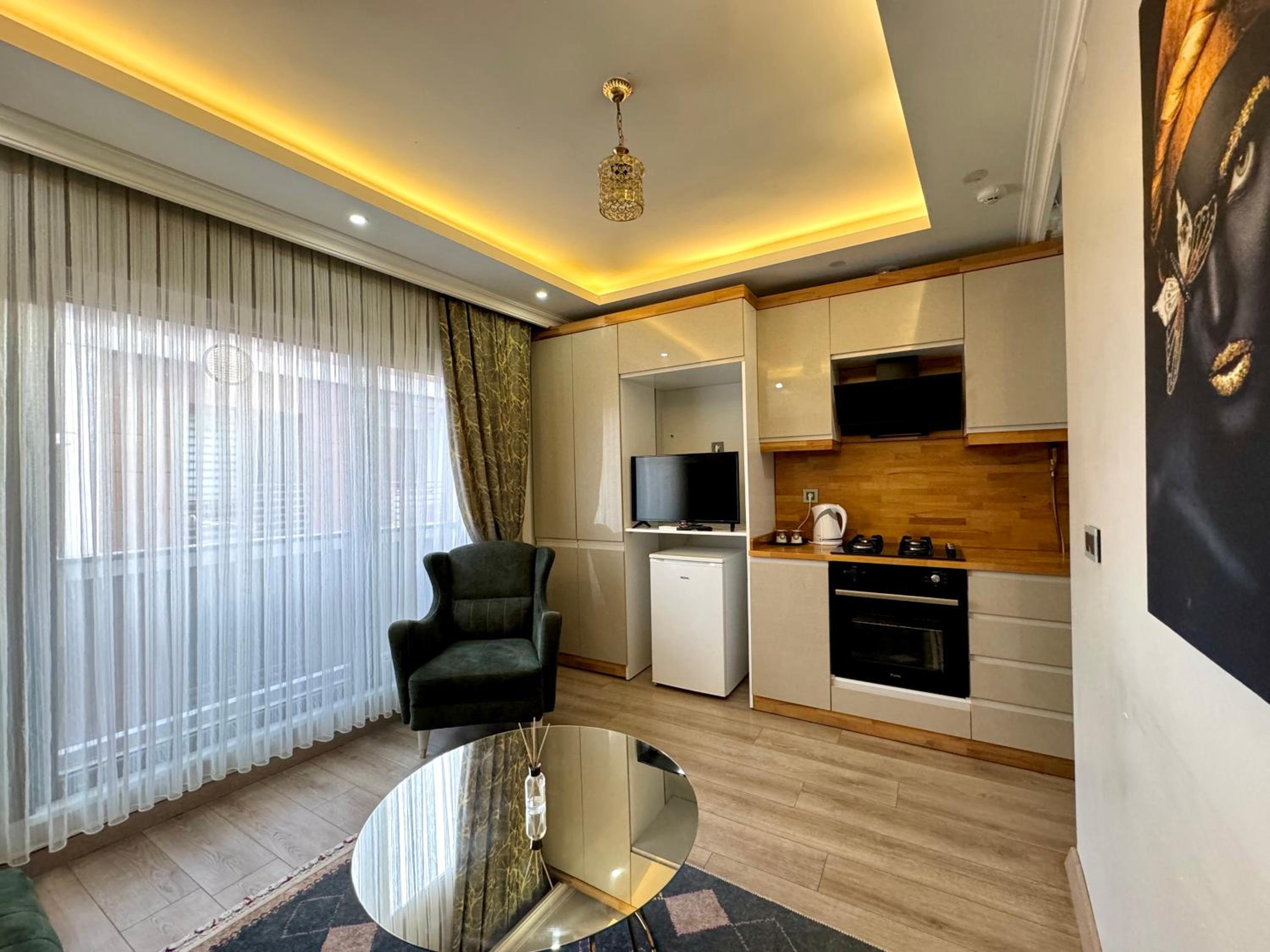Family Room photo 3