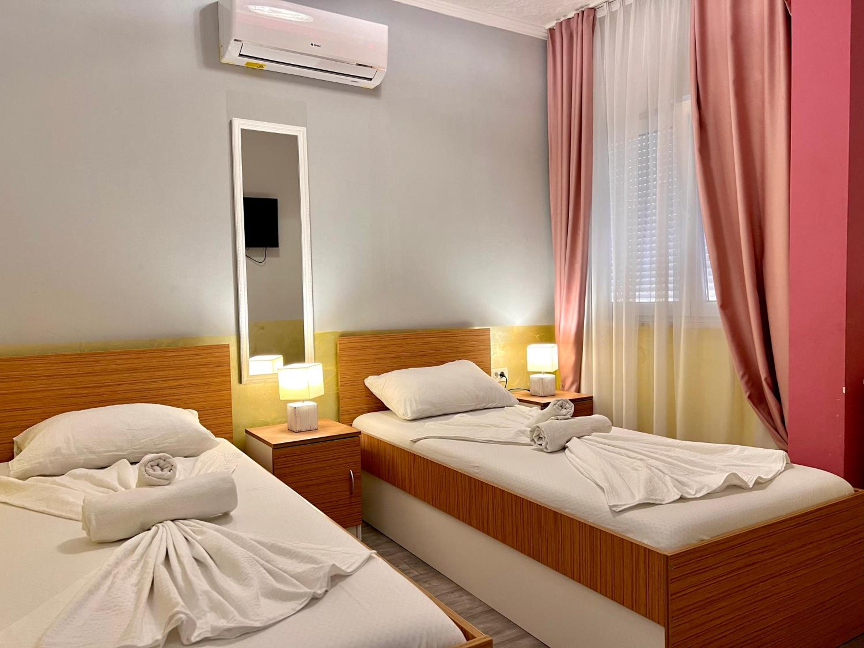 Double Room - Photo 4
