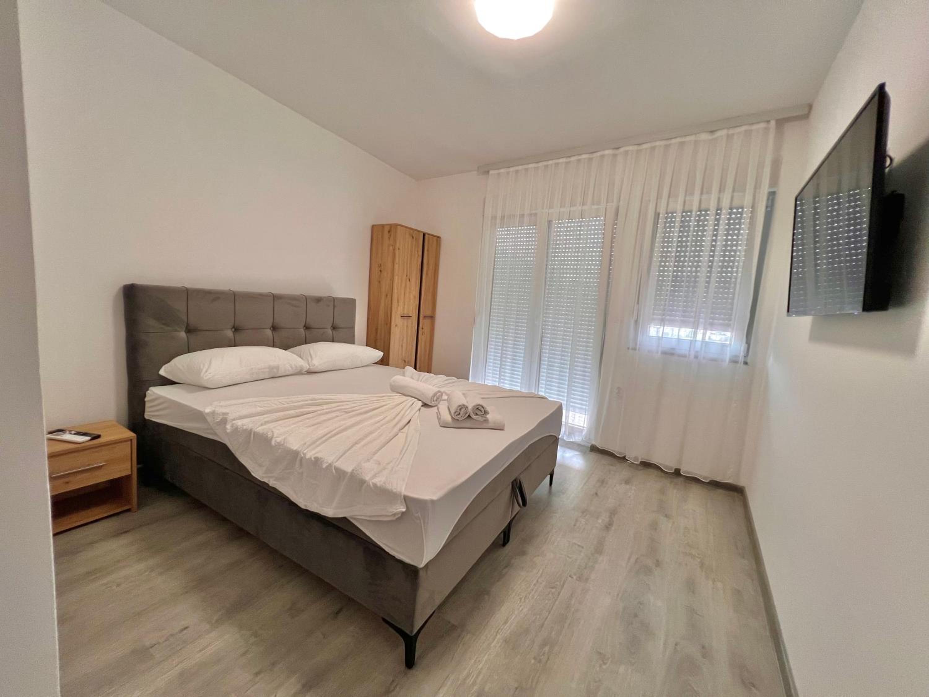 Deluxe Double Room with Balcony - Photo 26