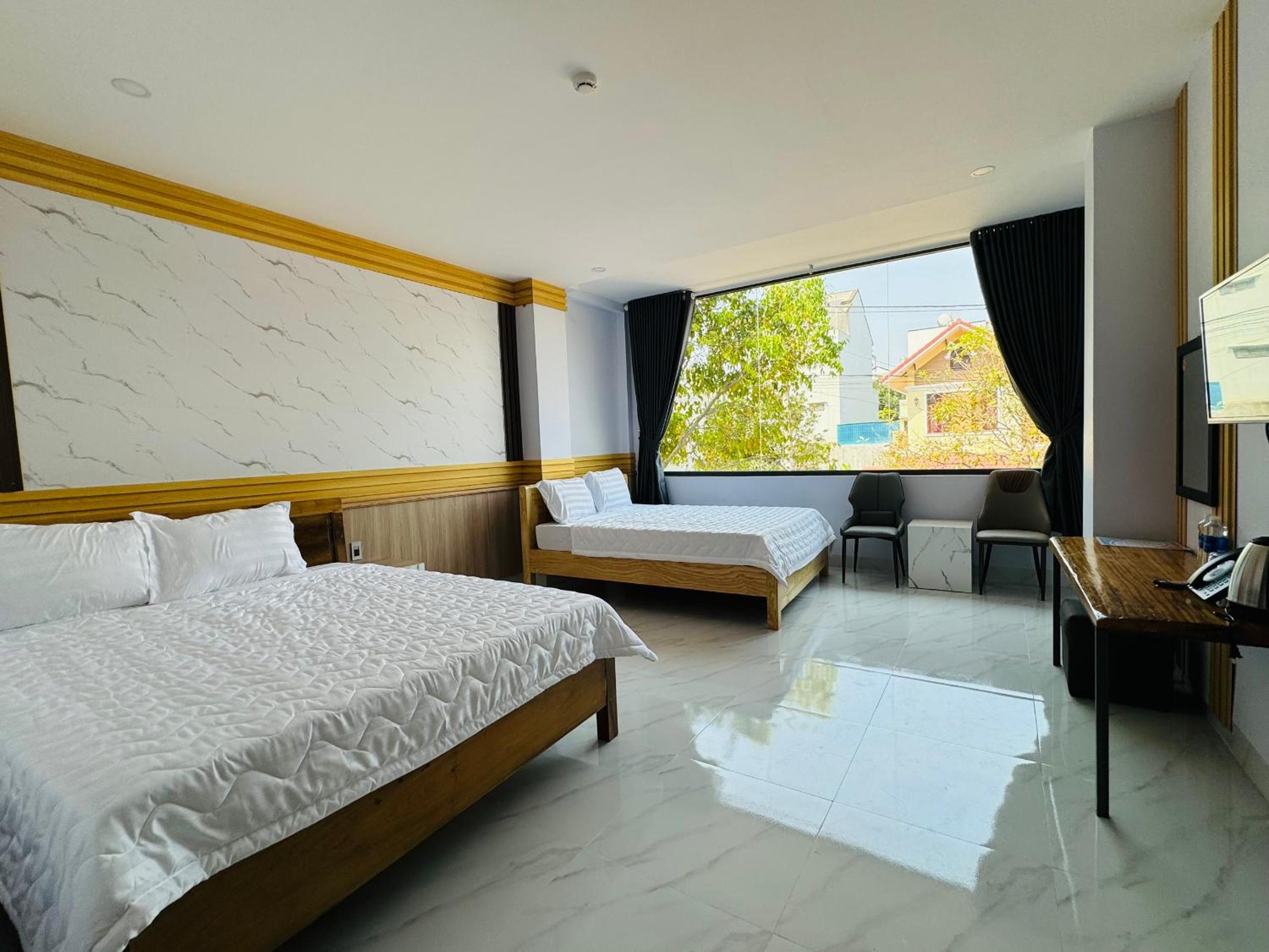 Luxury Triple Room photo 3