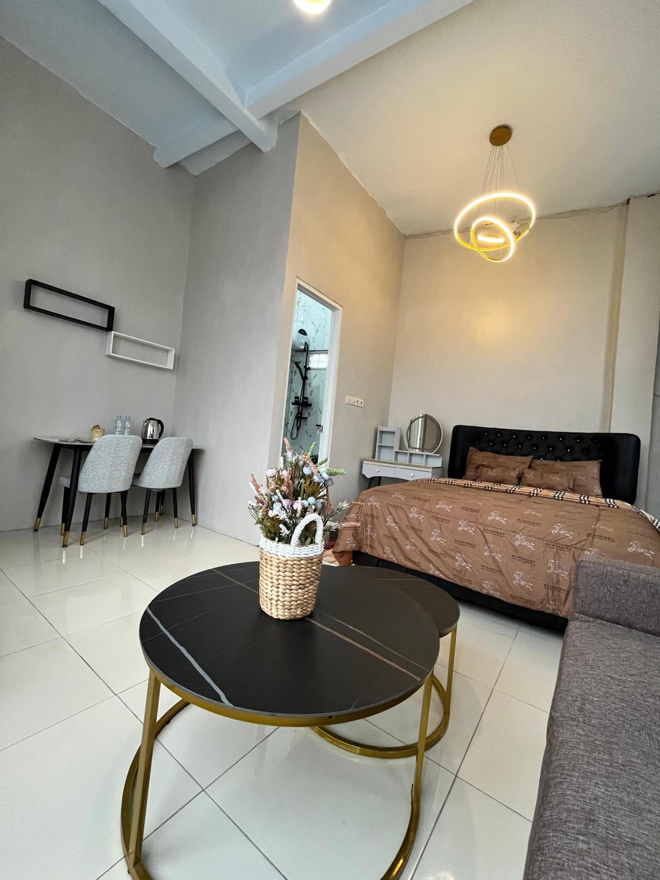 Deluxe Room (2 Adults + 1 Child) photo 1