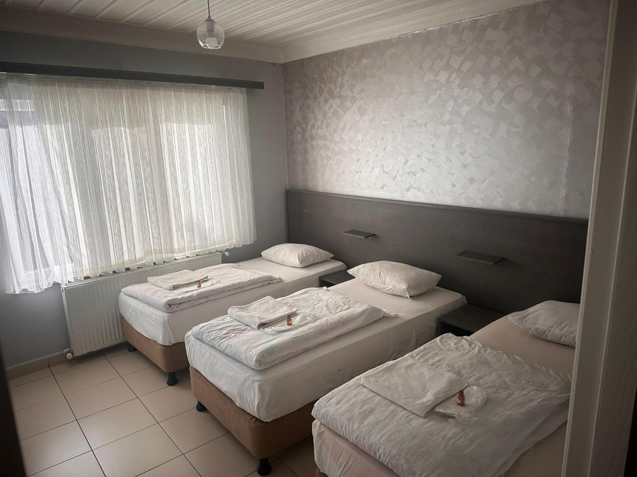 Basic Triple Room