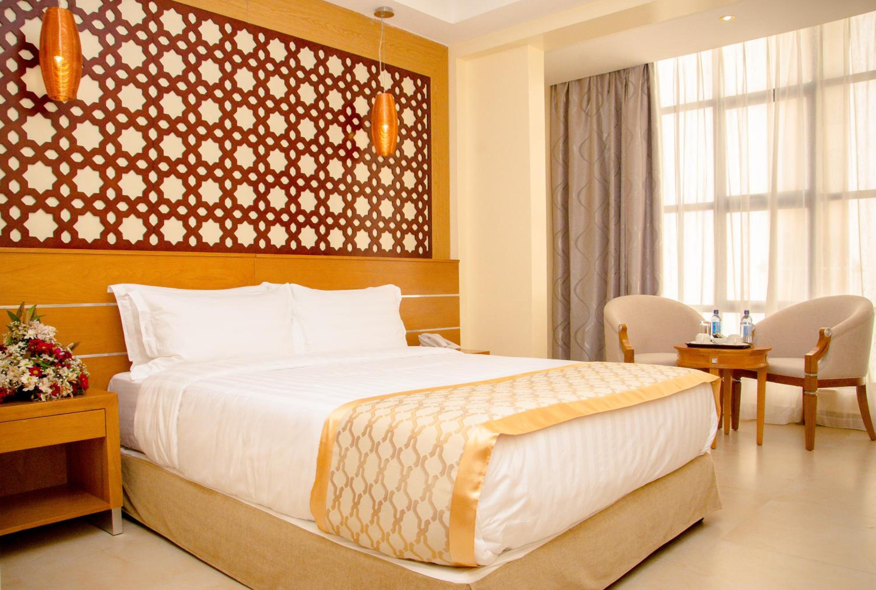Deluxe Queen Room photo 2