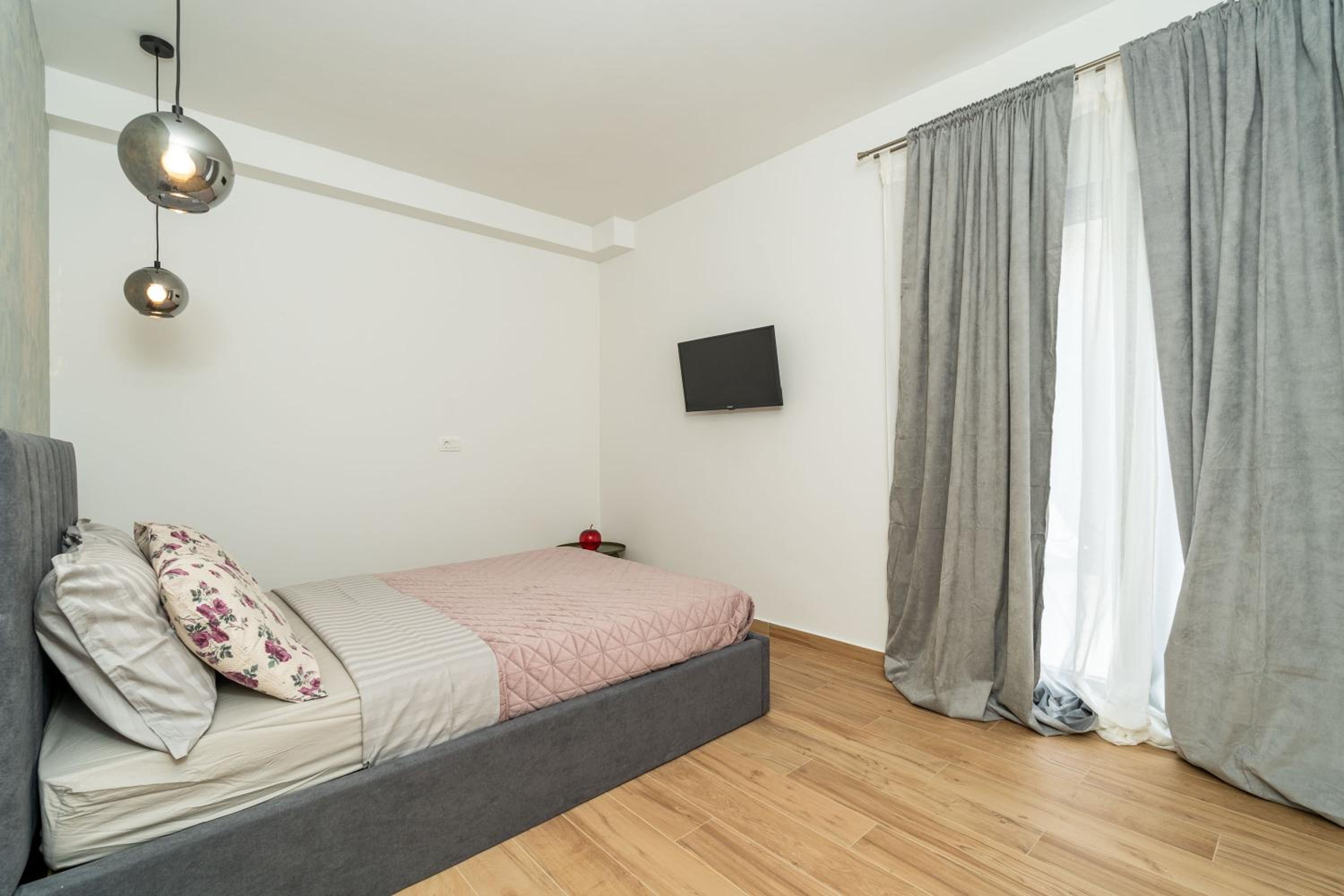One-Bedroom Apartment with Sea View and Terrace