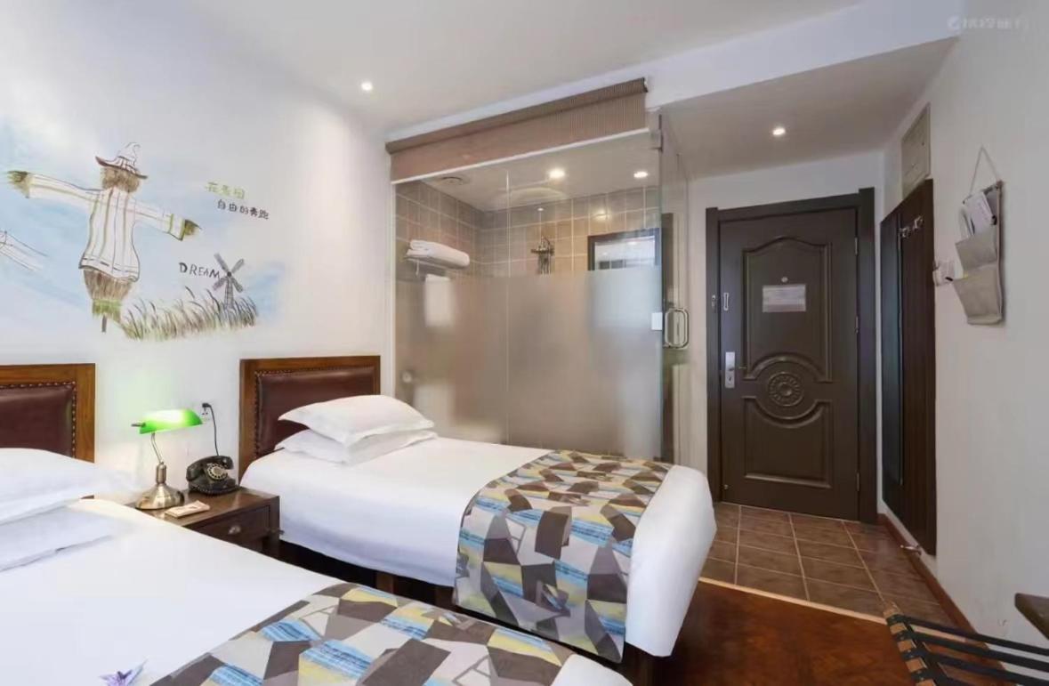 Mainland Chinese Citizens Only - Twin Room photo 3