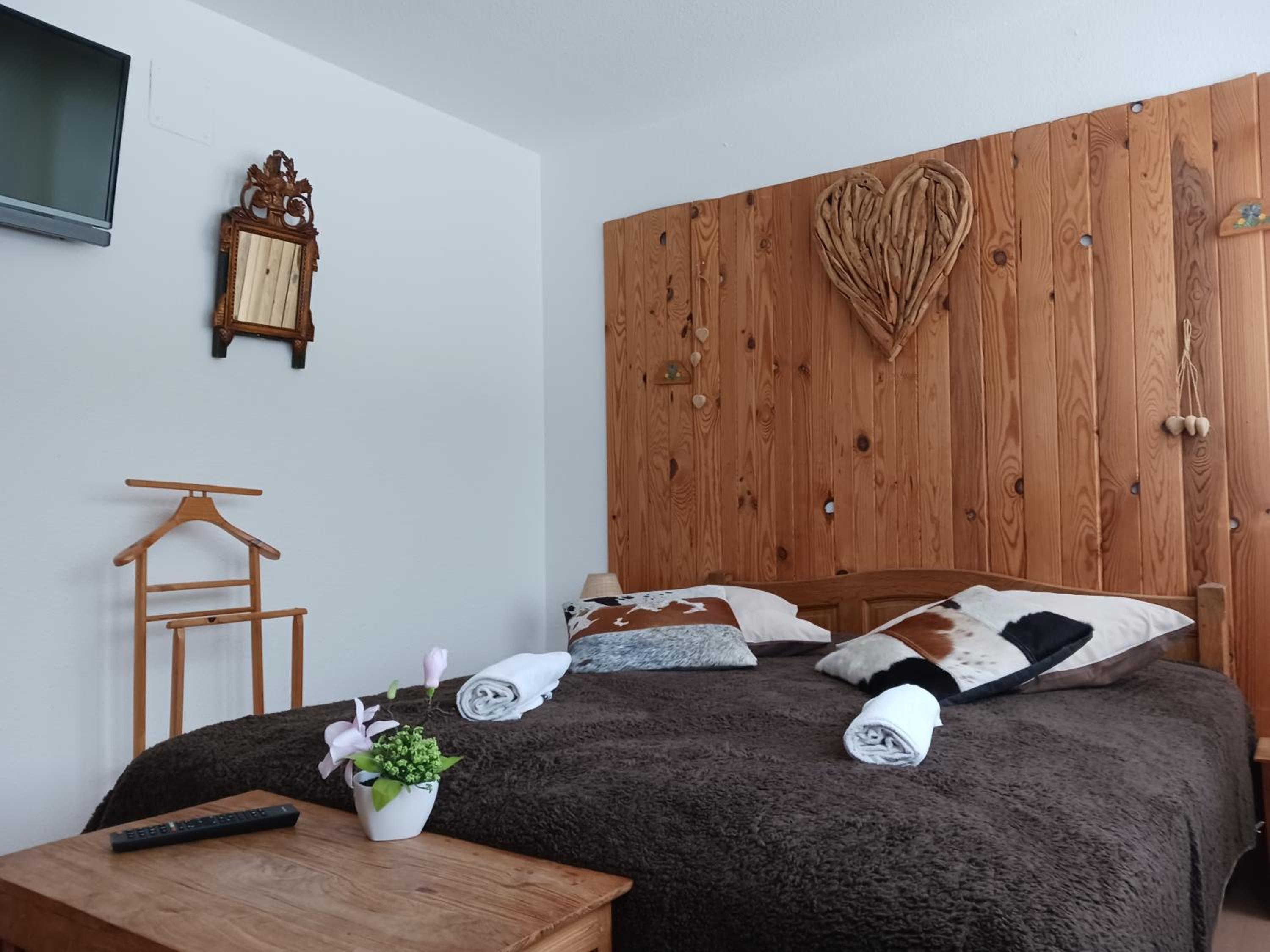 Double Room - Photo 10