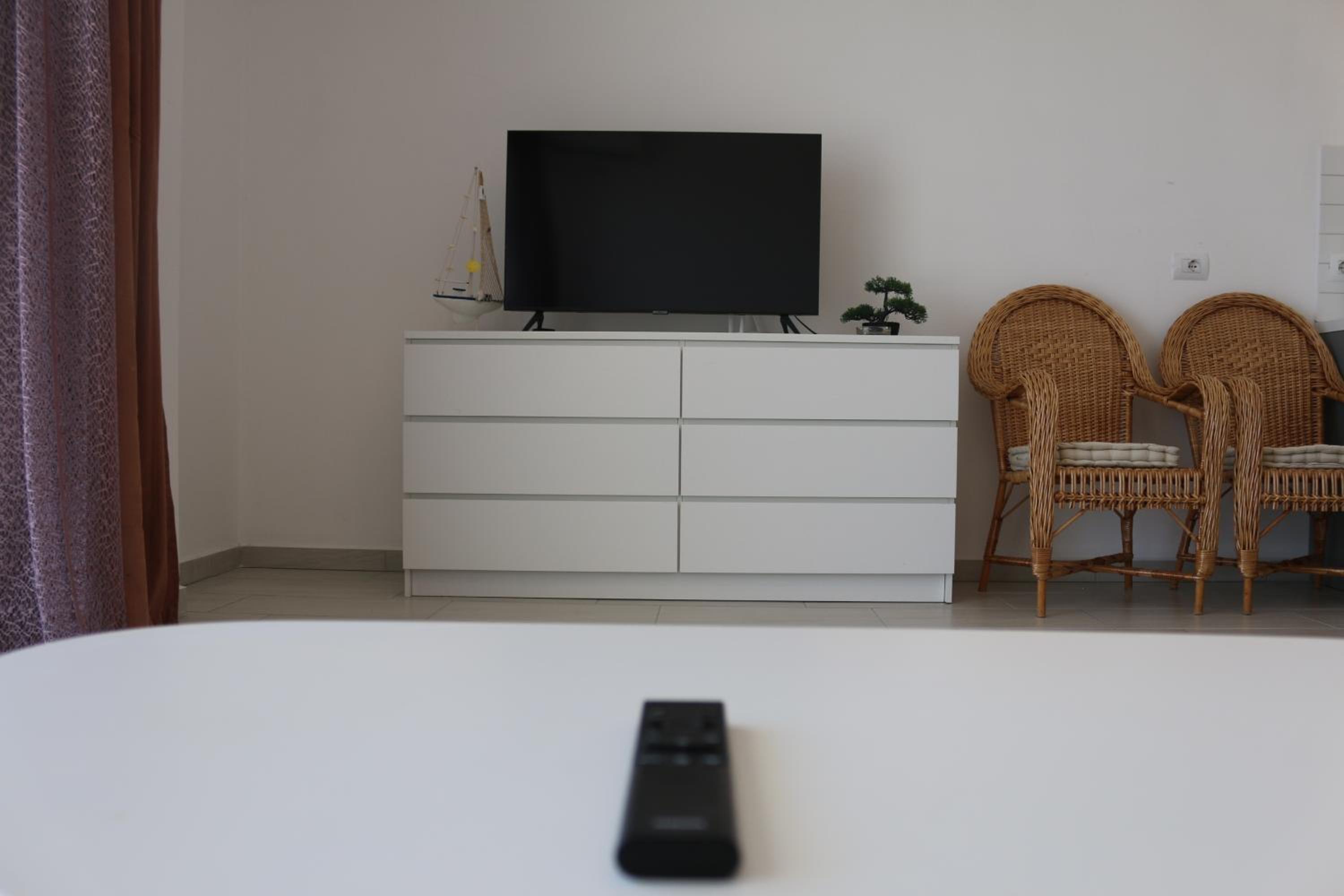 Two-Bedroom Deluxe Apartment with Balcony