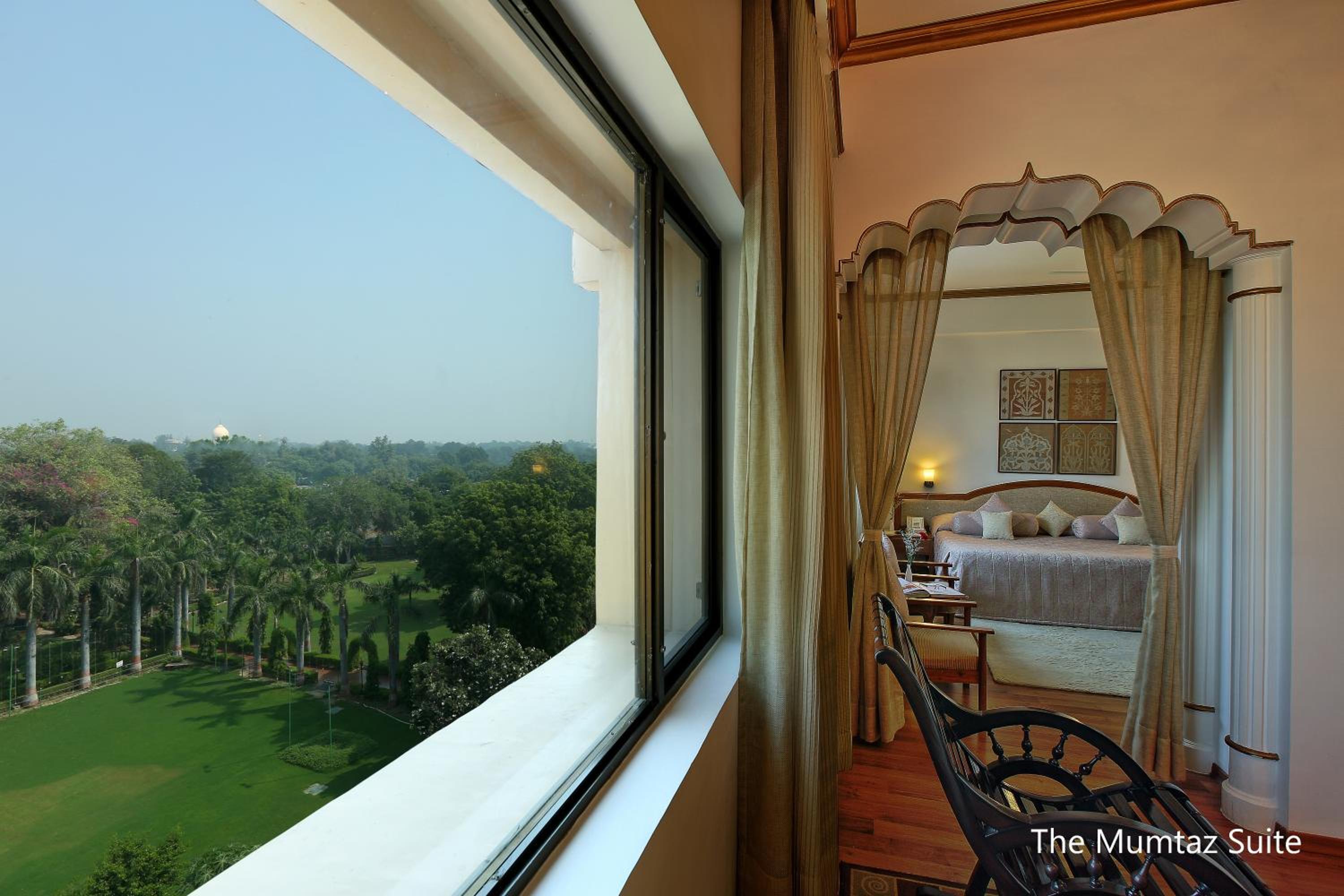 Suite with 20% discount on food photo 2