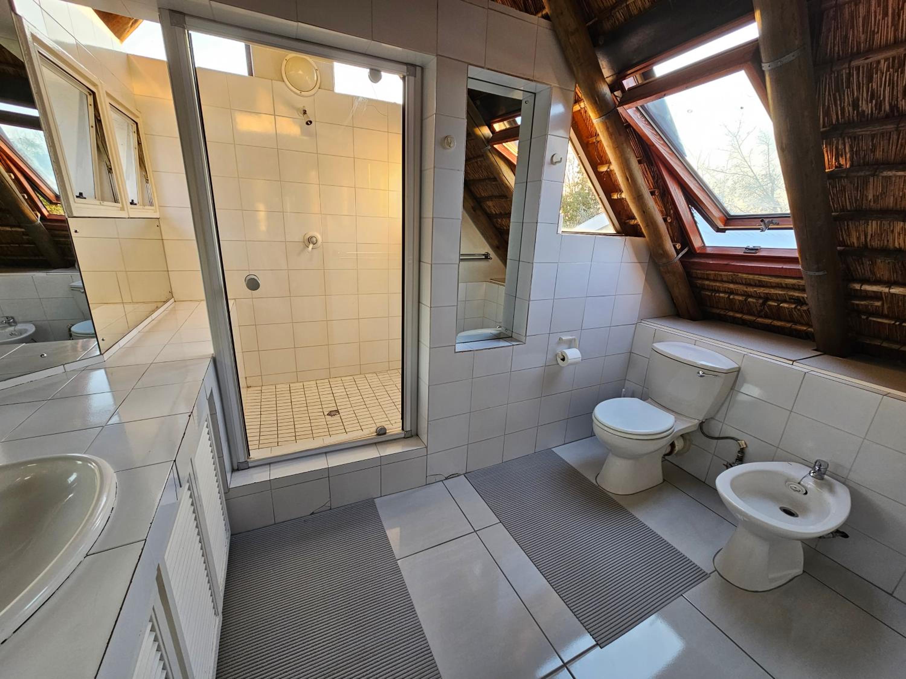 Honeymoon King Room photo 2