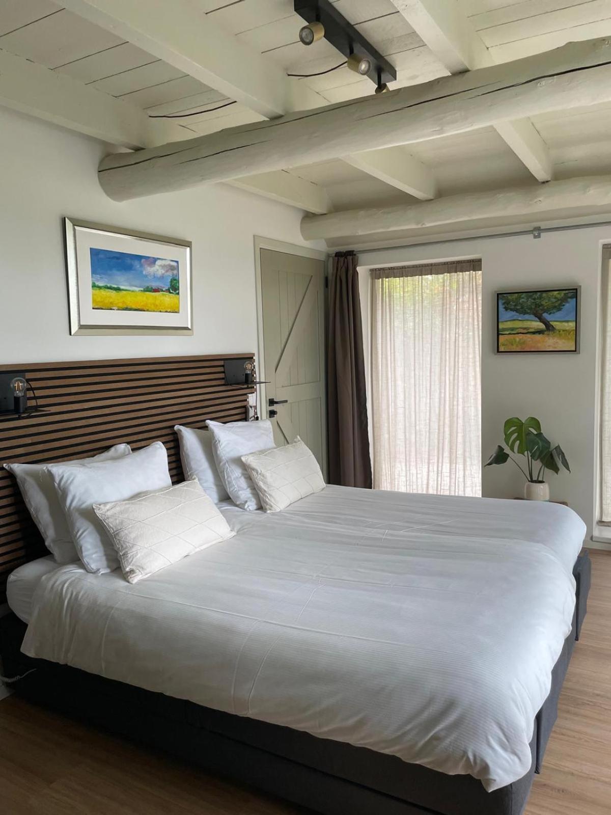 Deluxe Double Room photo 2