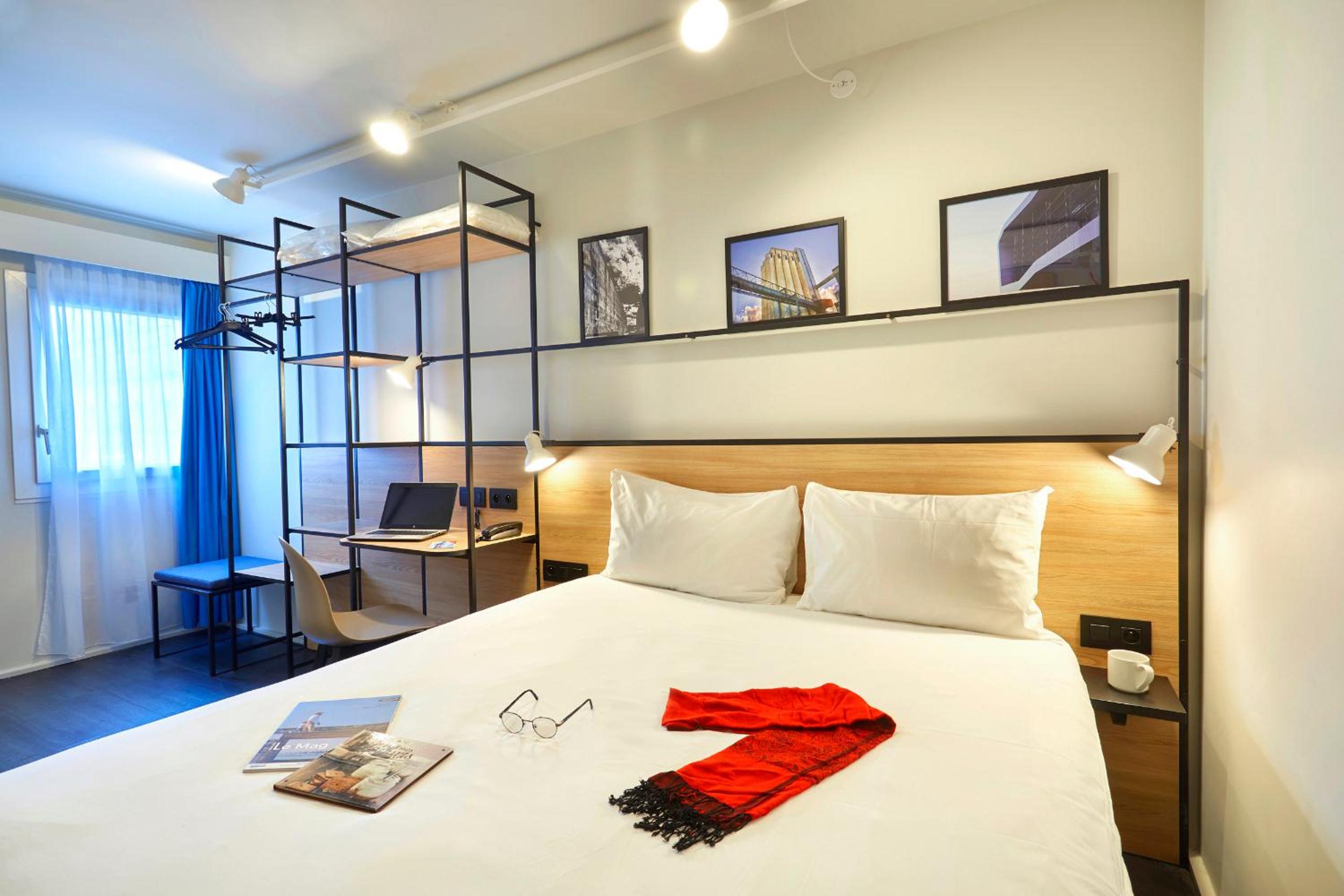 Standard Double Room - Photo 10