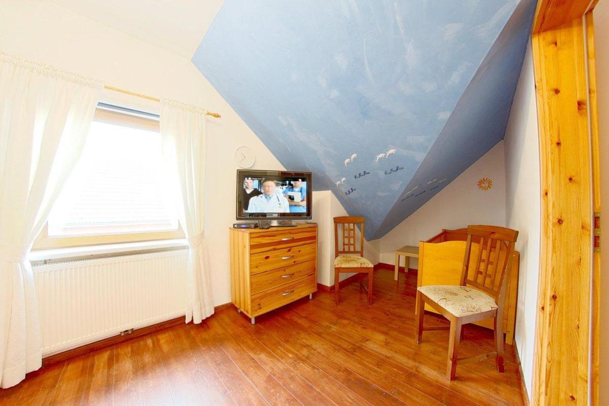 Three-Bedroom House photo 2