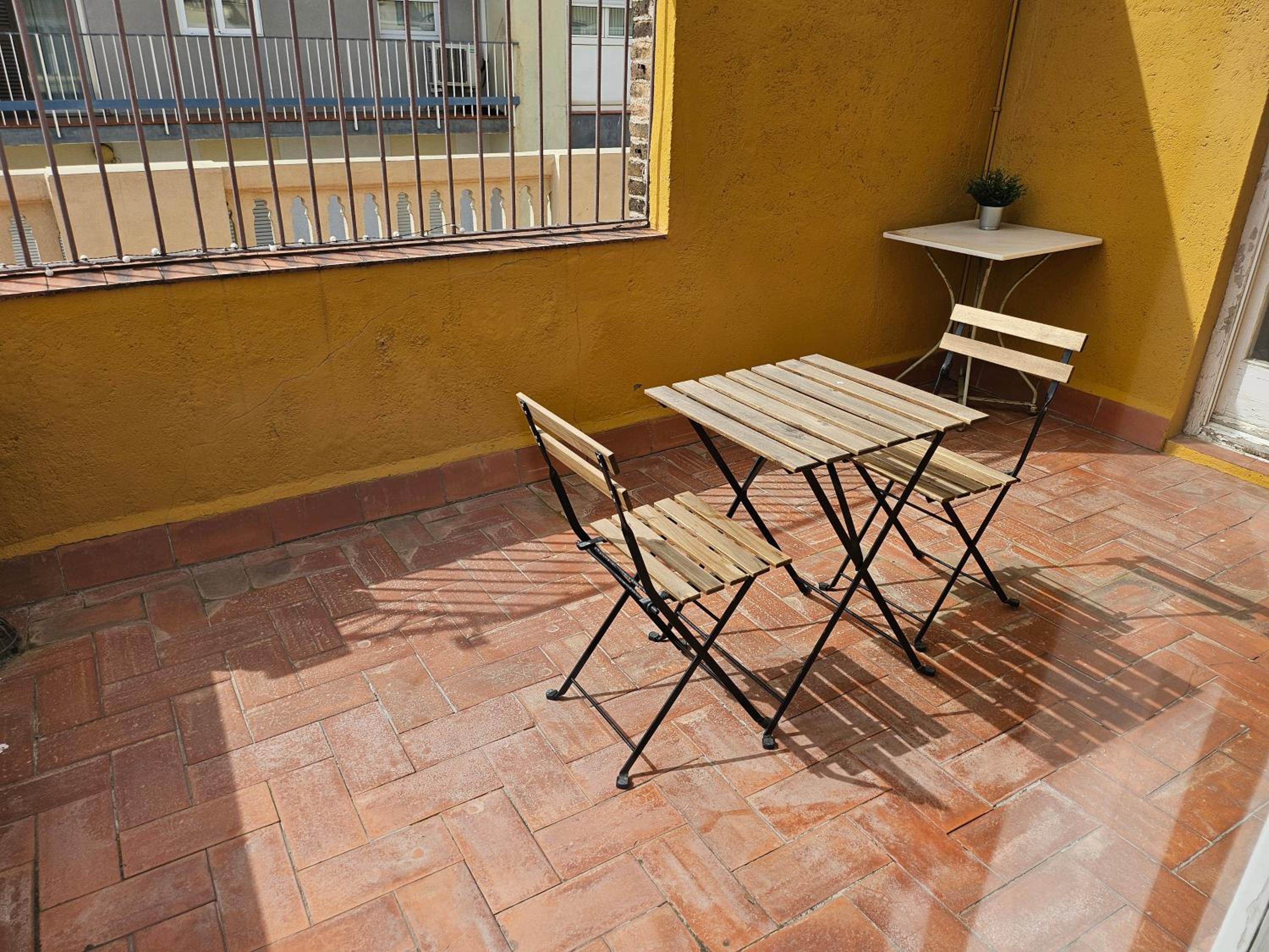Family Two-Bedroom Apartment with View photo 3