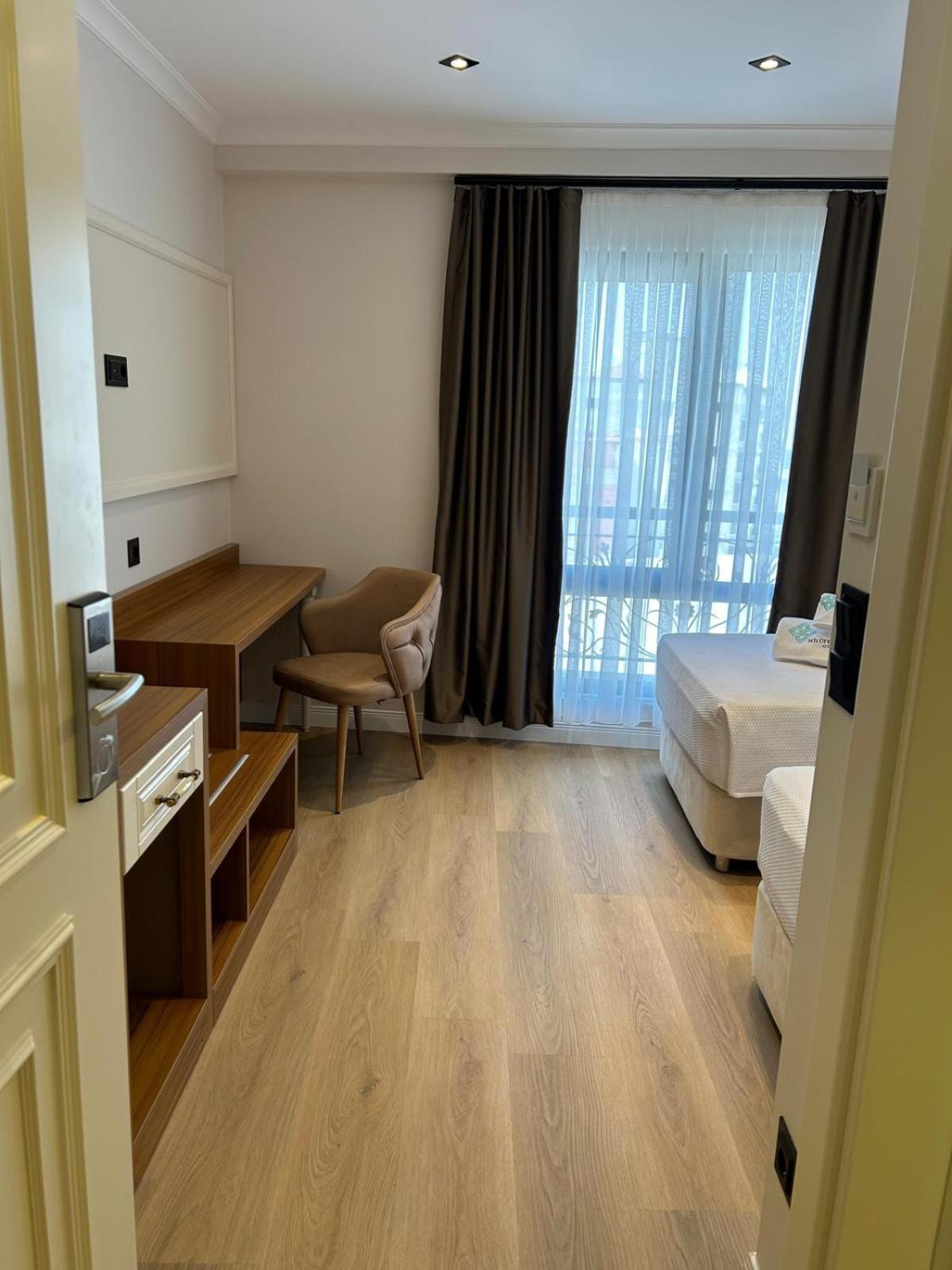 Single Room - Photo 10