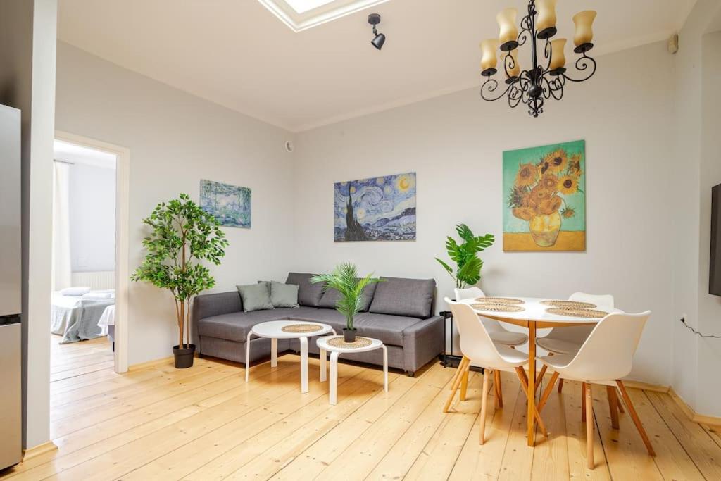 Standard Apartment - Photo 2