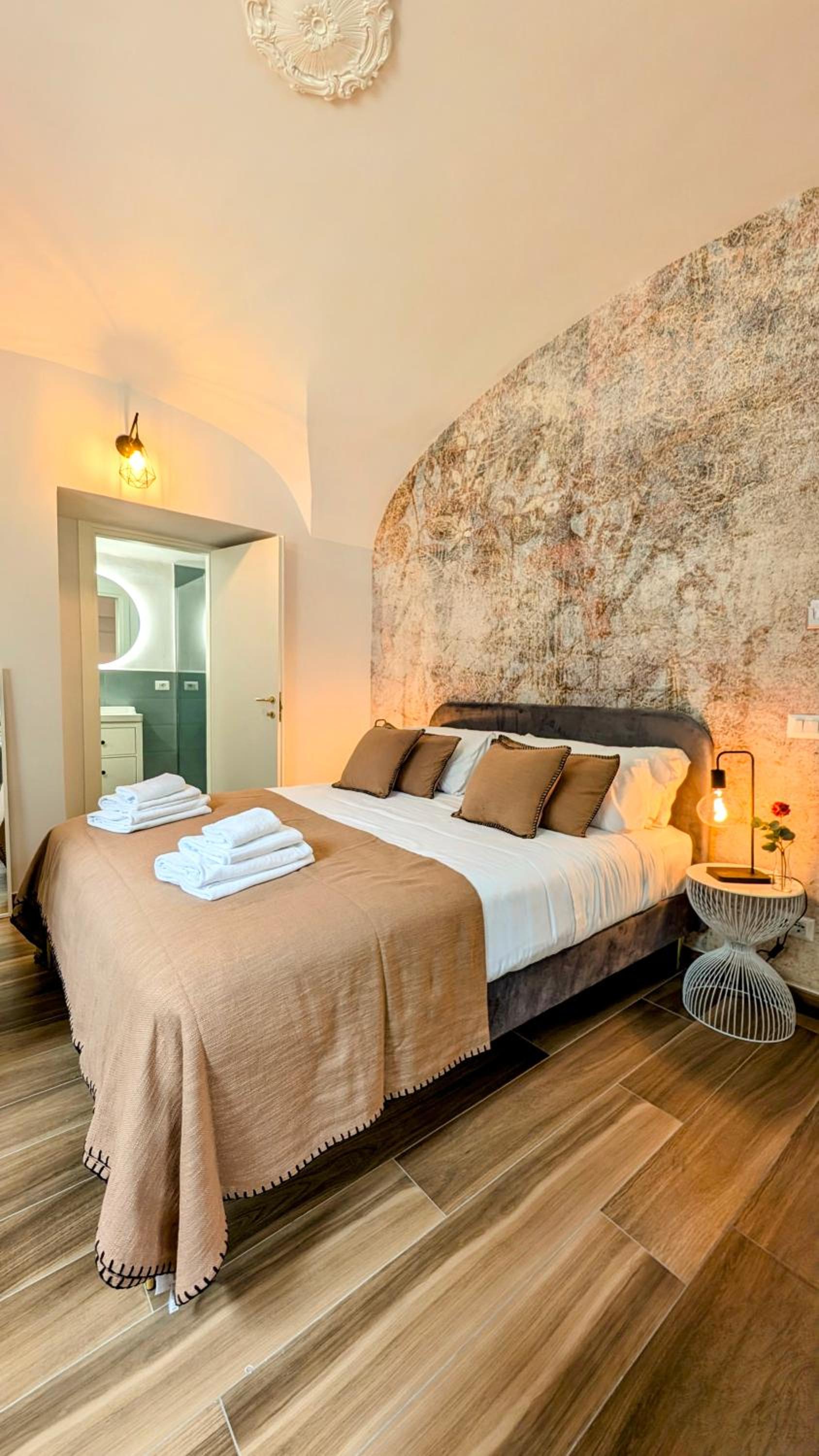 Deluxe Room (2 Adults + 1 Child)