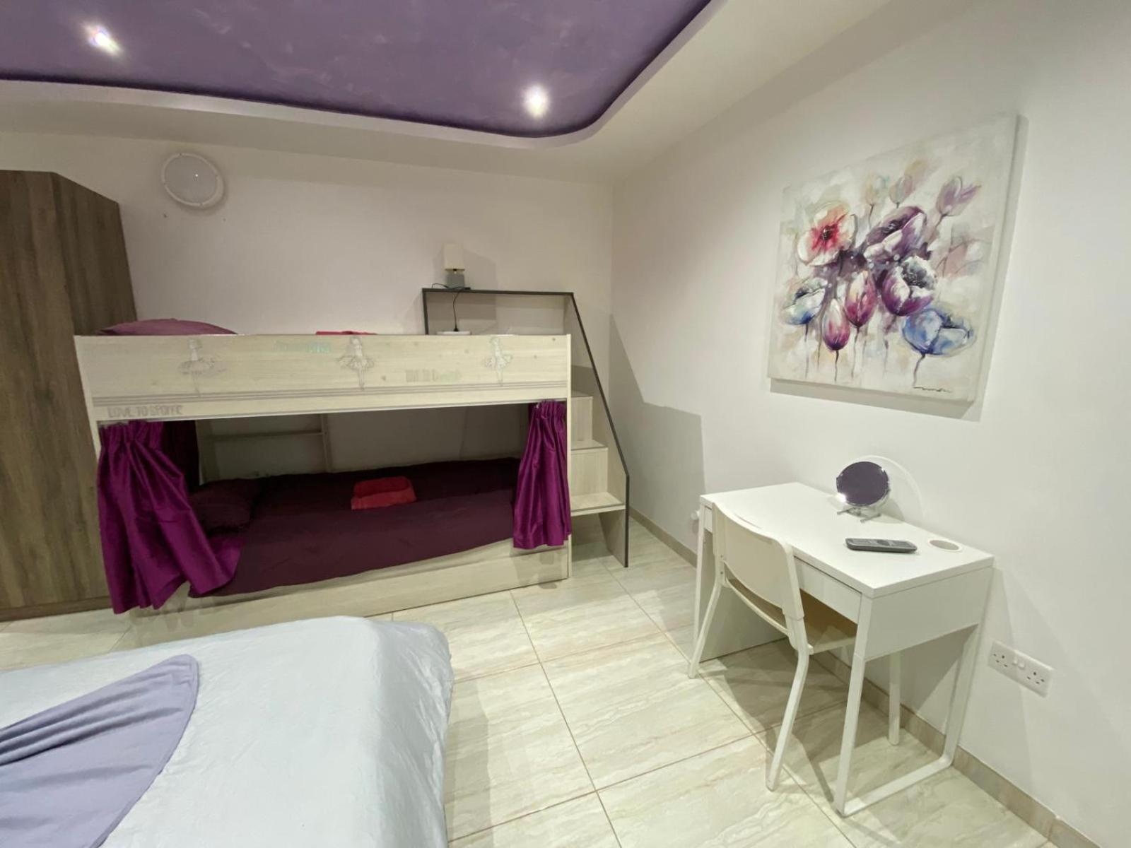 One-Bedroom Apartment - Photo 24
