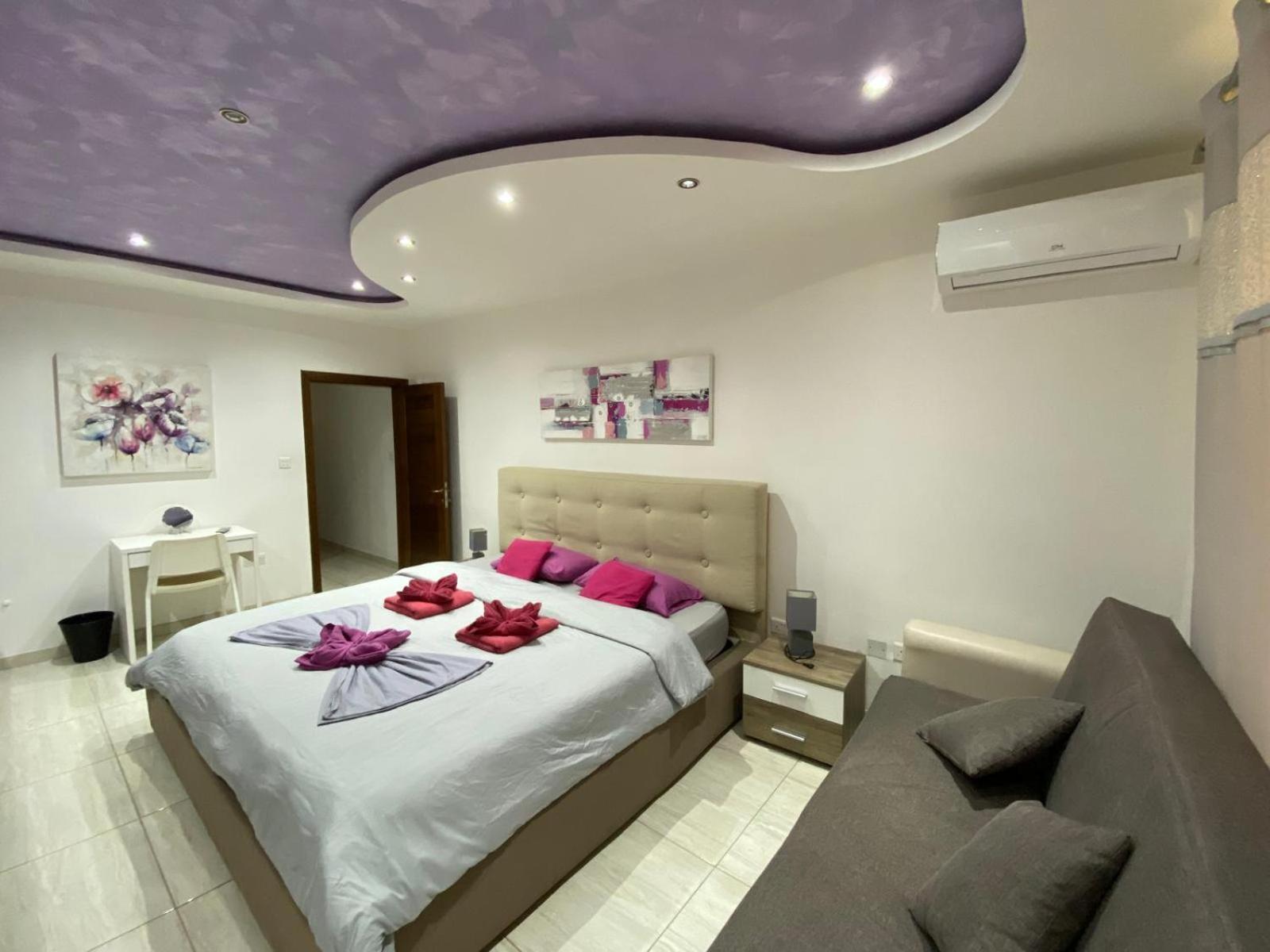 One-Bedroom Apartment - Photo 25