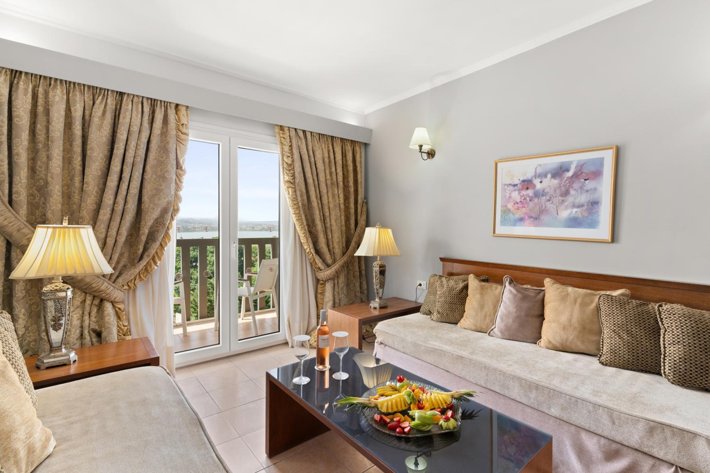 Suite with Lake View photo 3