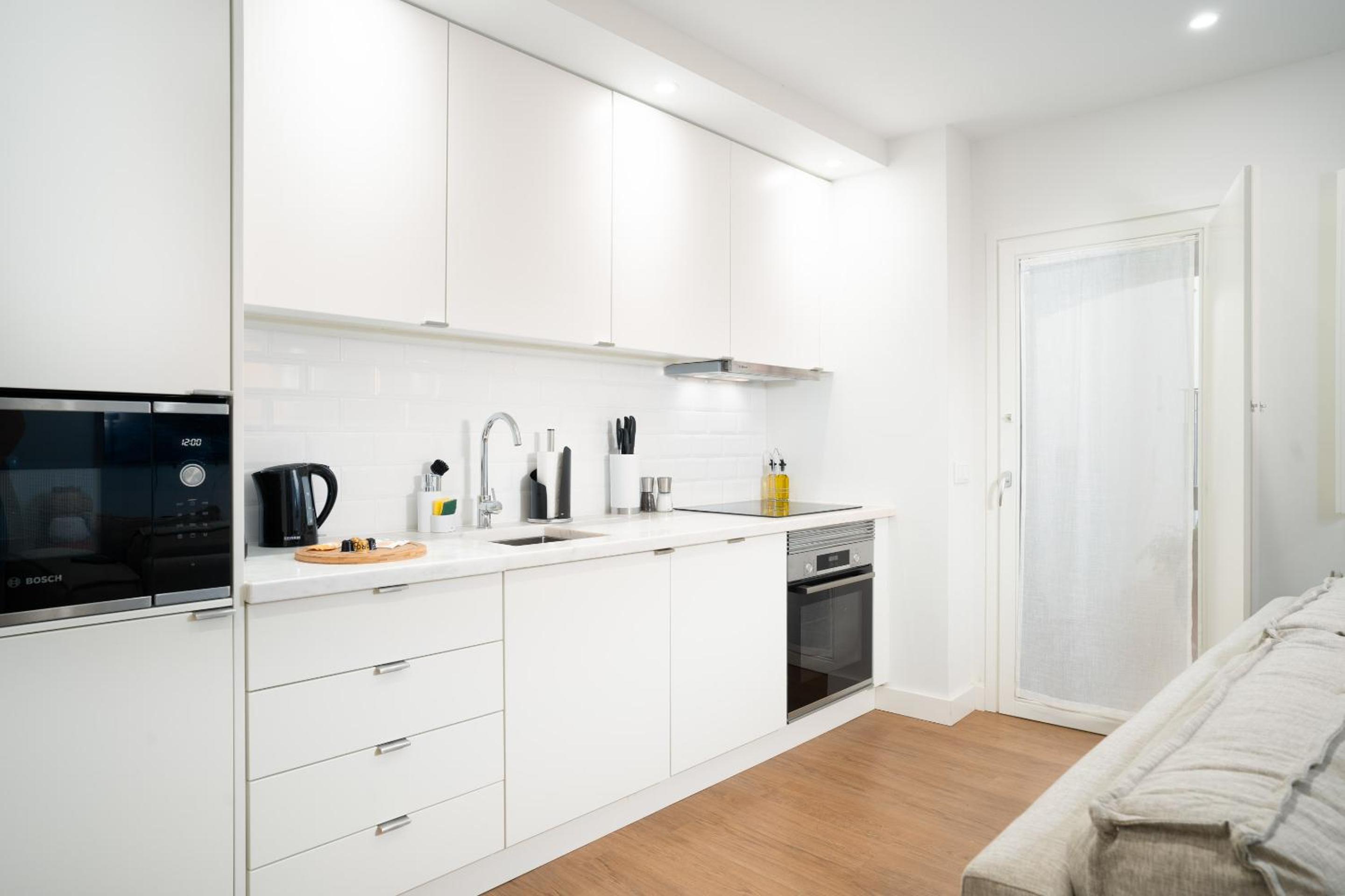 One-Bedroom Apartment with Terrace photo 3