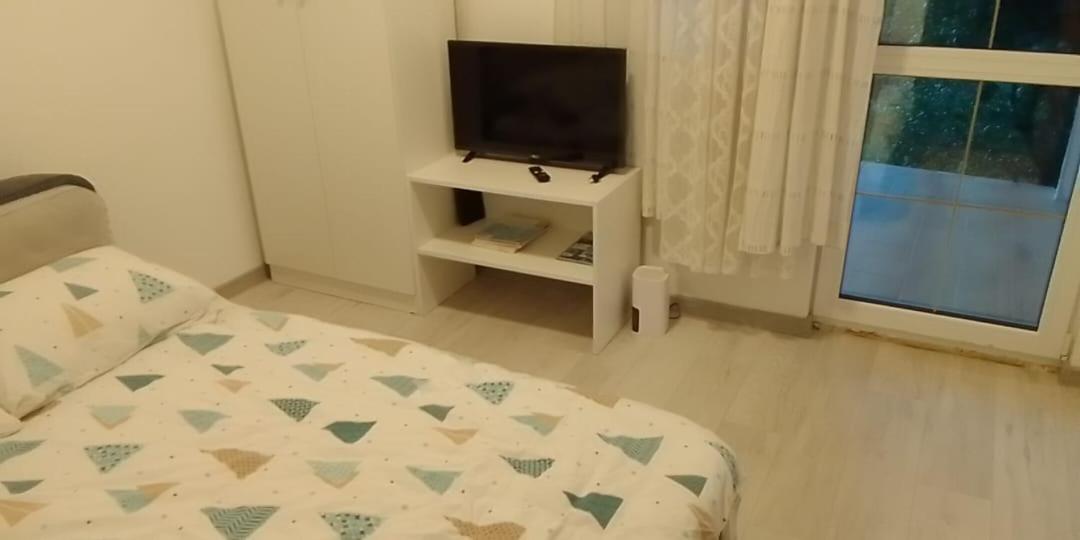 Three-Bedroom House - Sea View