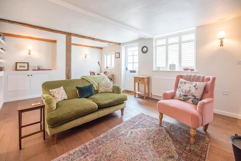 One-Bedroom House photo 1