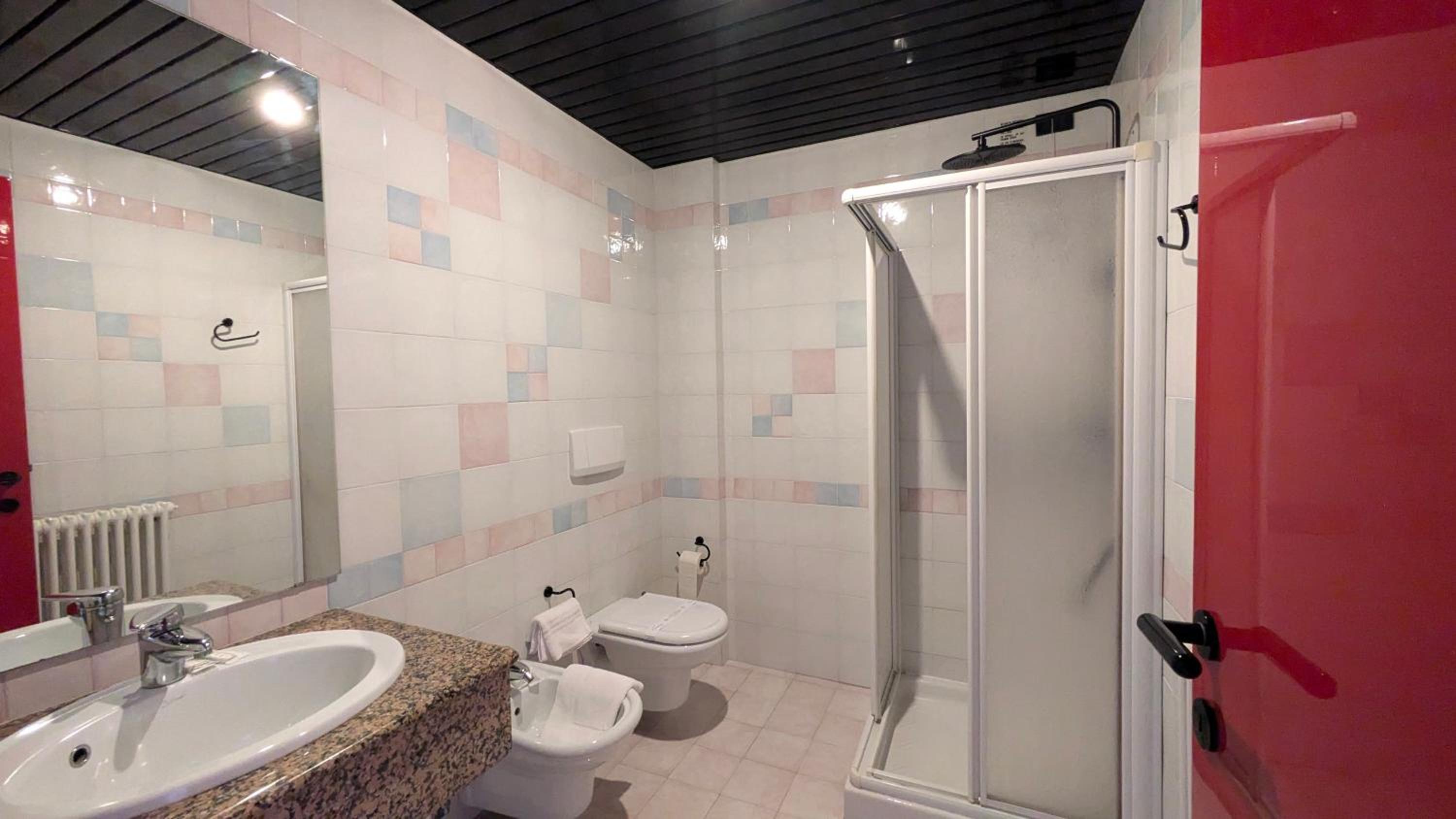 Standard Double Room - Photo 4