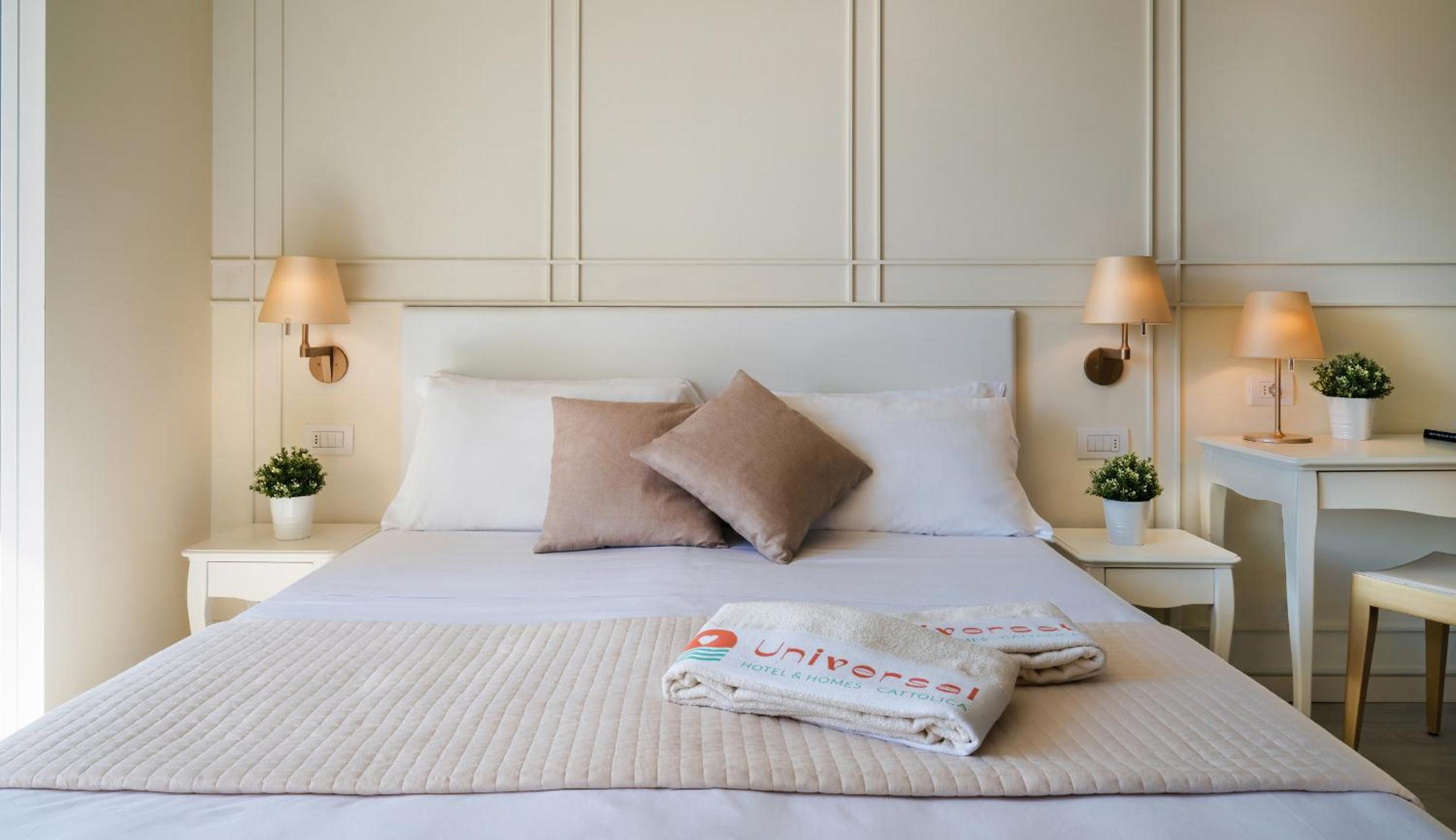 Deluxe Double or Twin Room photo 2