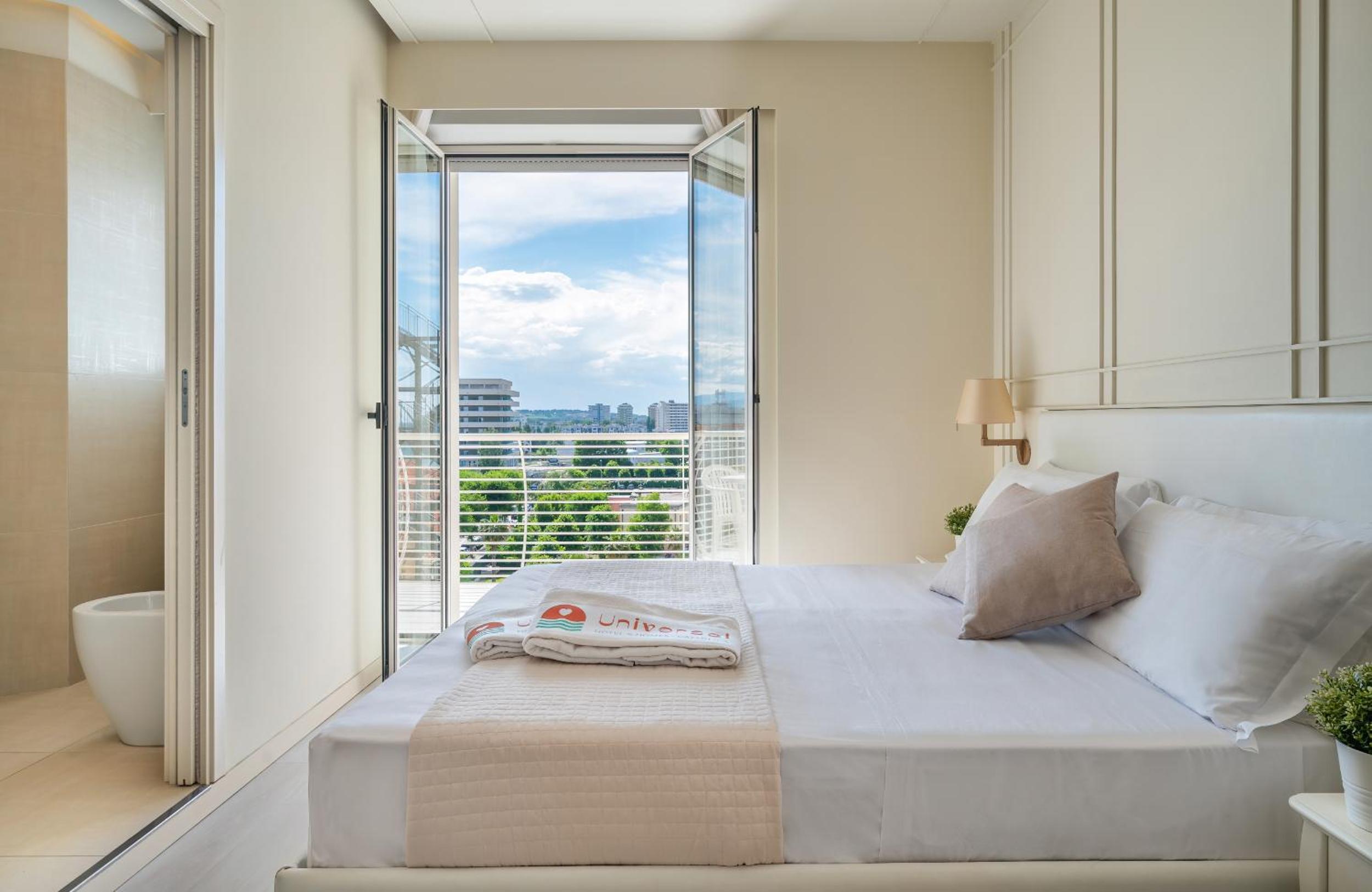 Deluxe Double or Twin Room photo 1