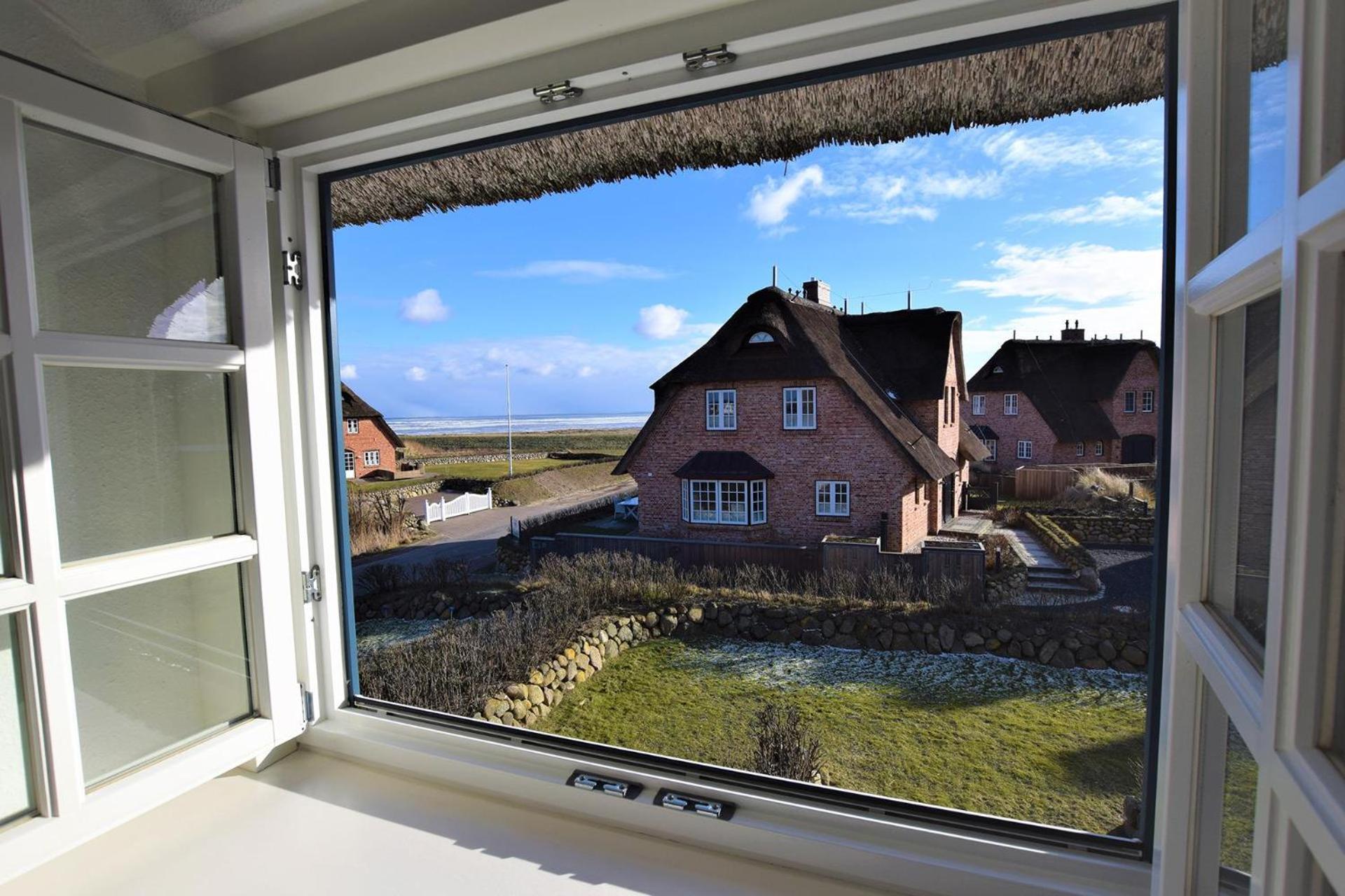 Apartment with Sea View photo 2